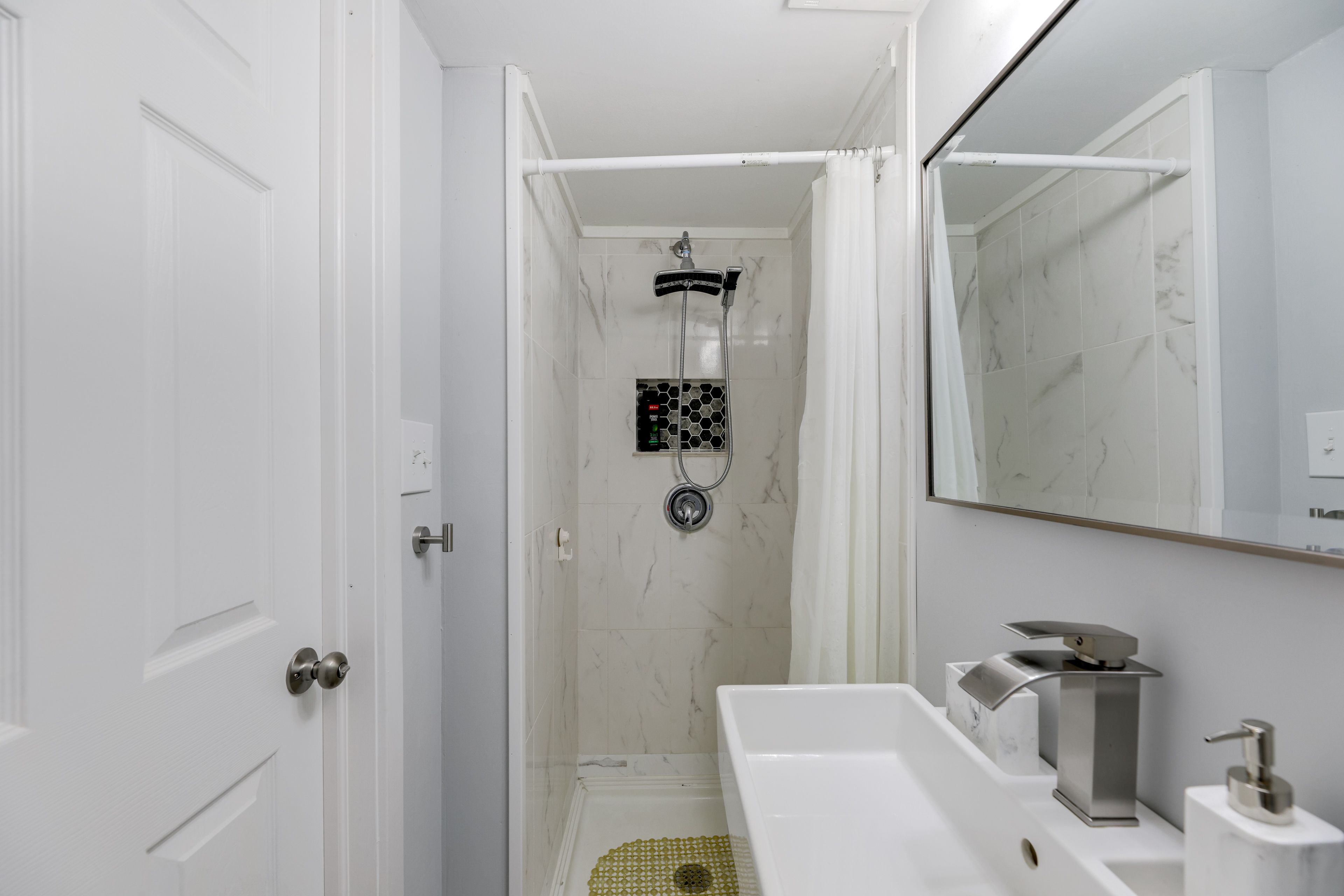 Full Bath | Towels | Hair Dryer