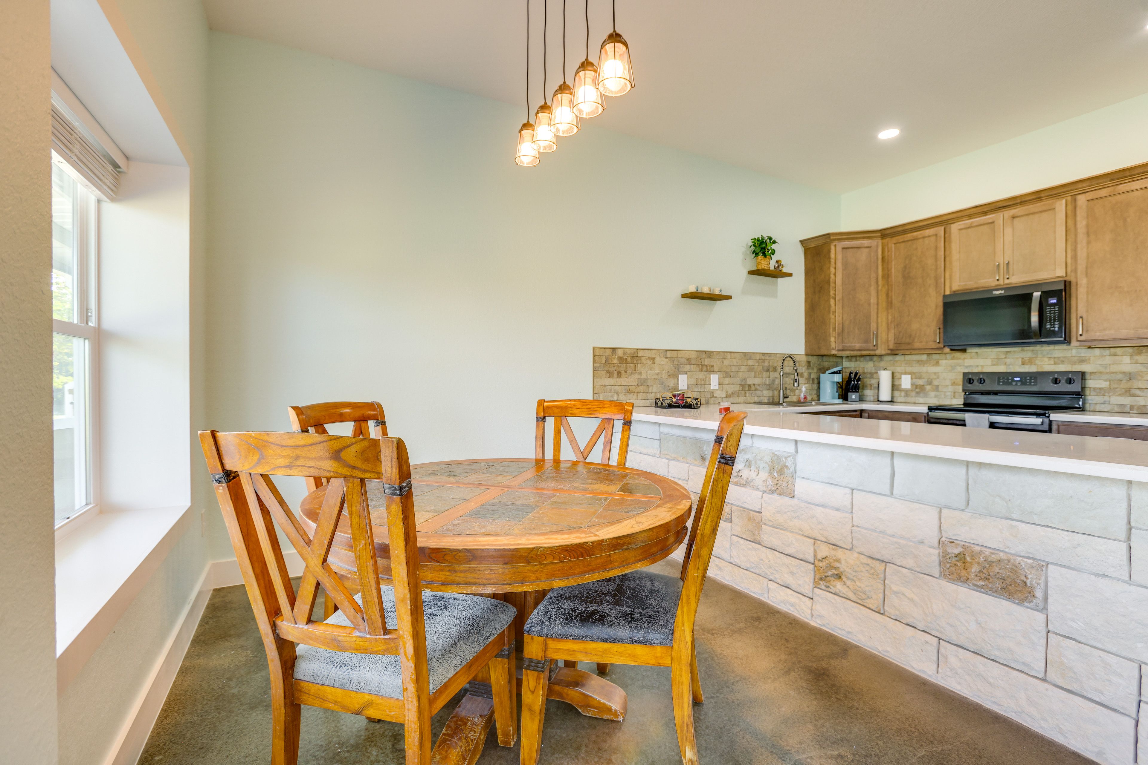 Dining Area | Kitchen | Single-Story Unit
