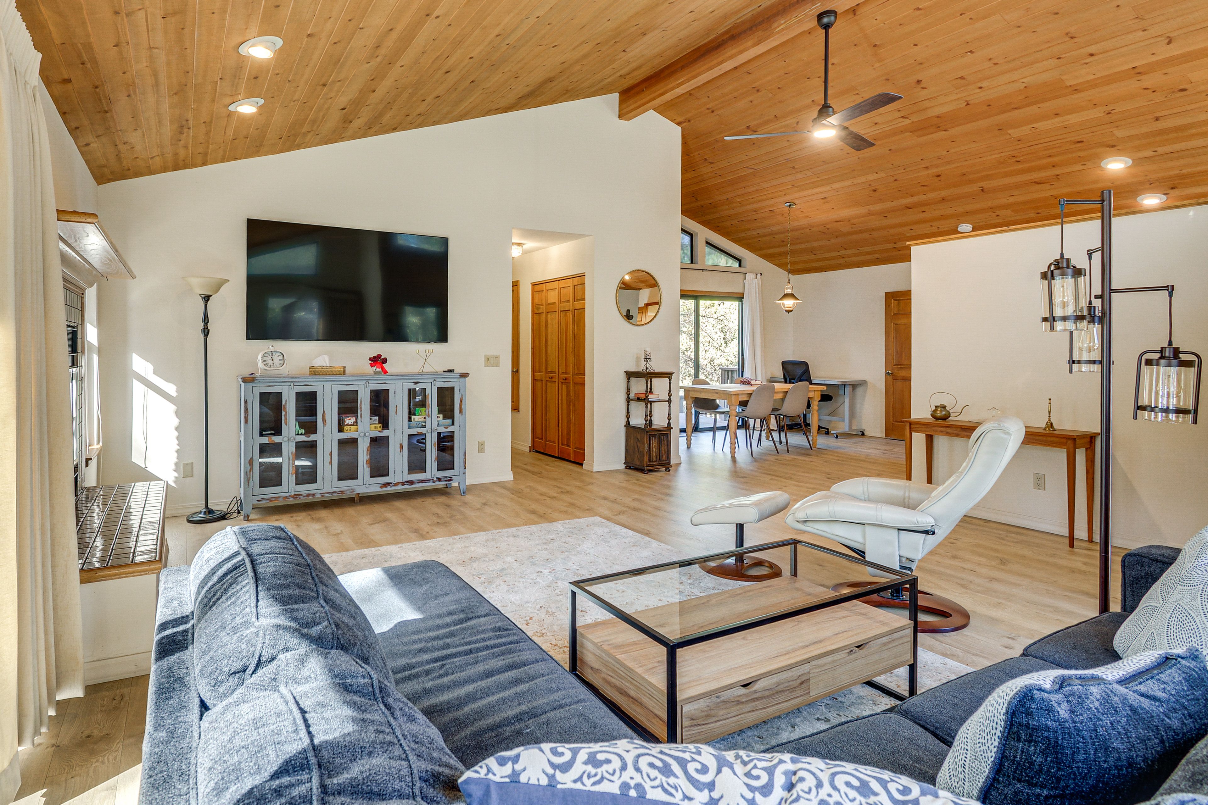 Living Room | Full Sleeper Sofa