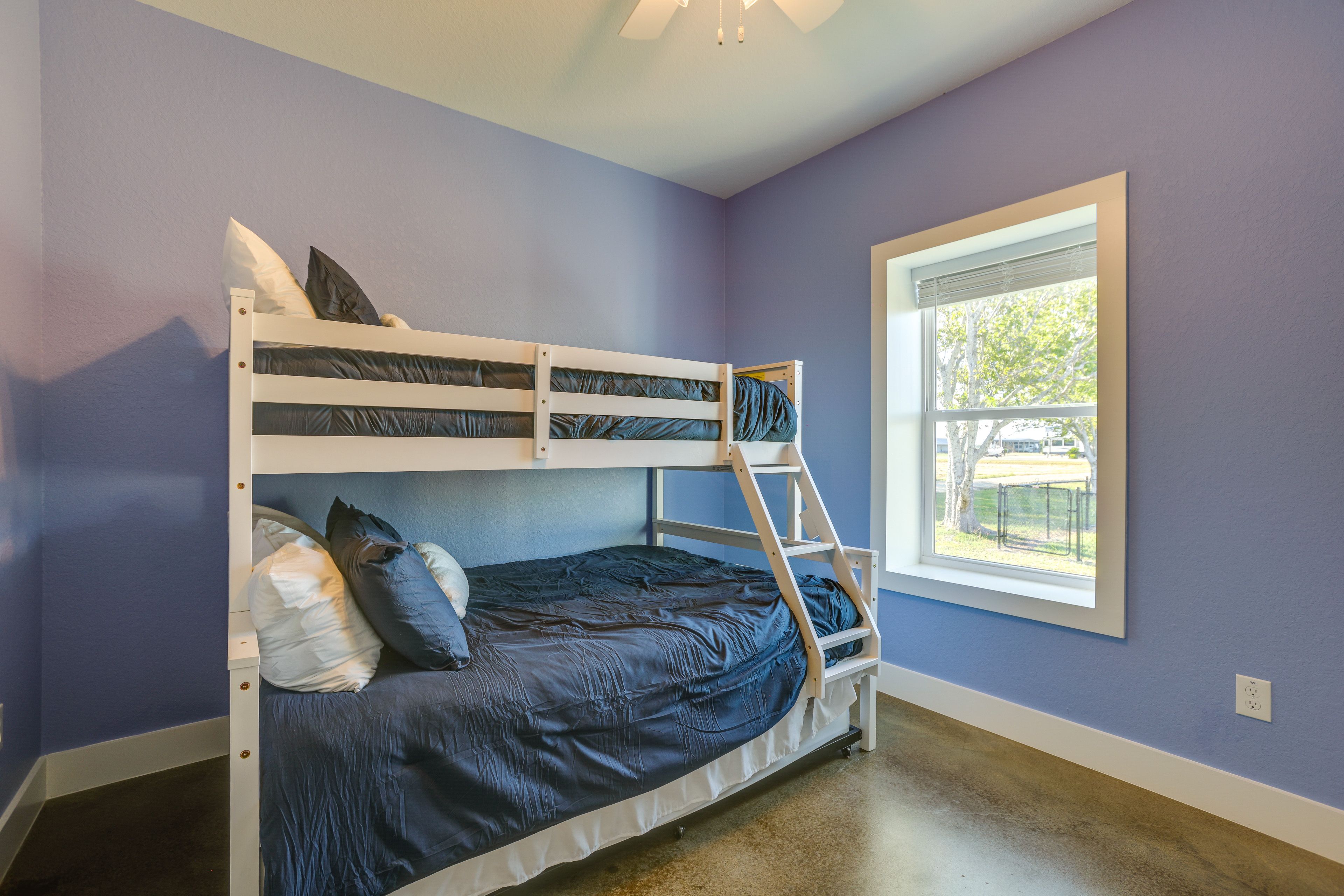 Bedroom 2 | Twin/Full Bunk Bed w/ Twin Trundle | Smart TV