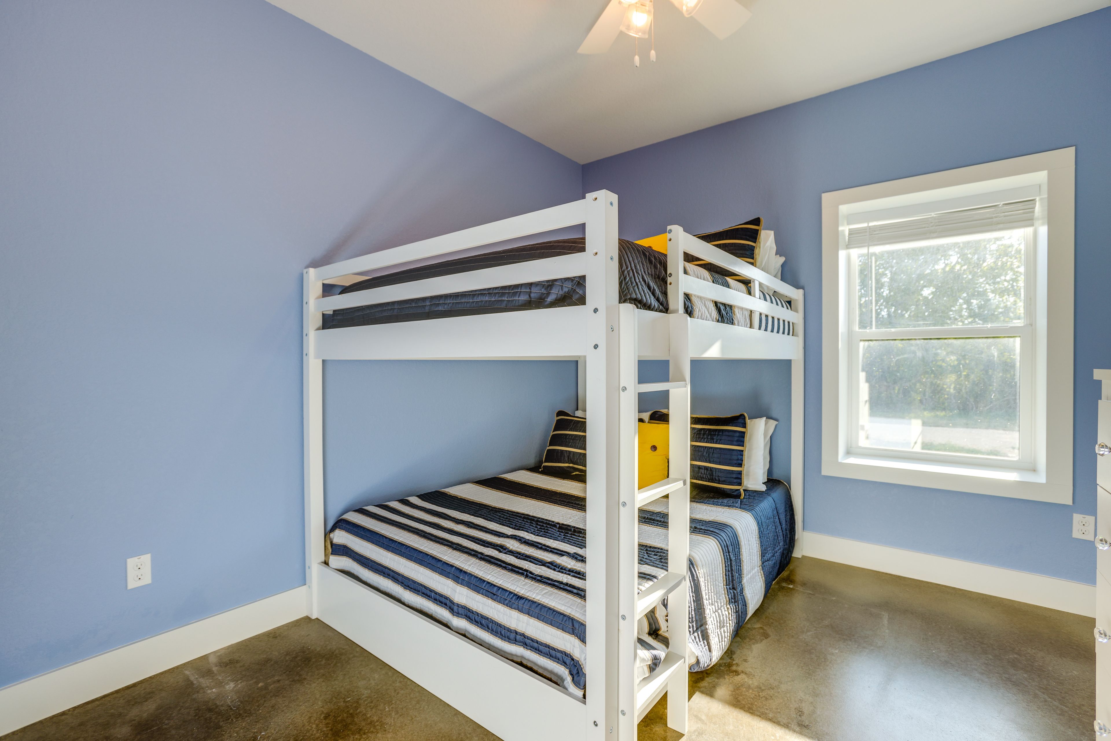 Bedroom 3 | Queen Bunk Bed | Smart TV