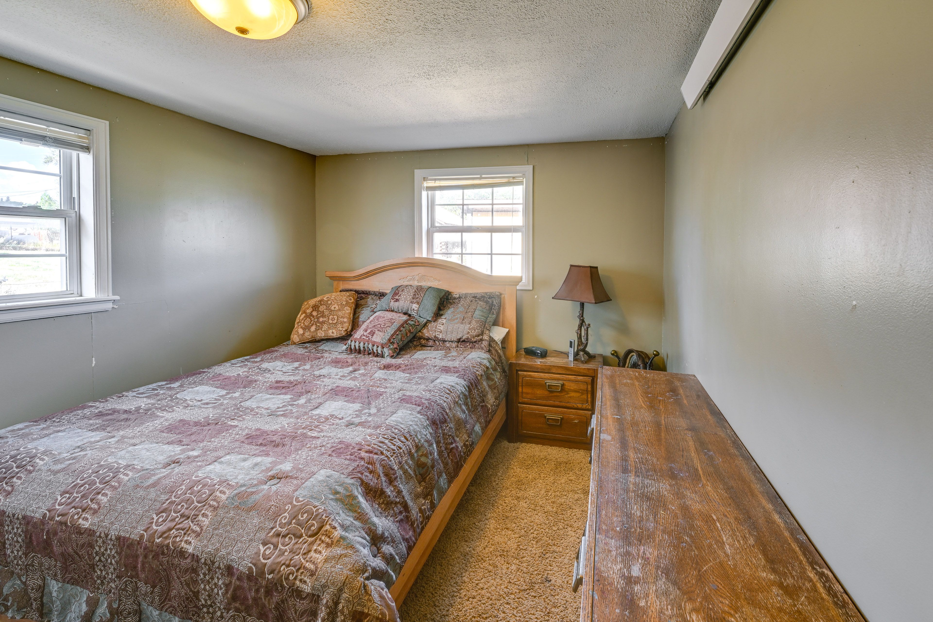 Bedroom 2 | Queen Bed