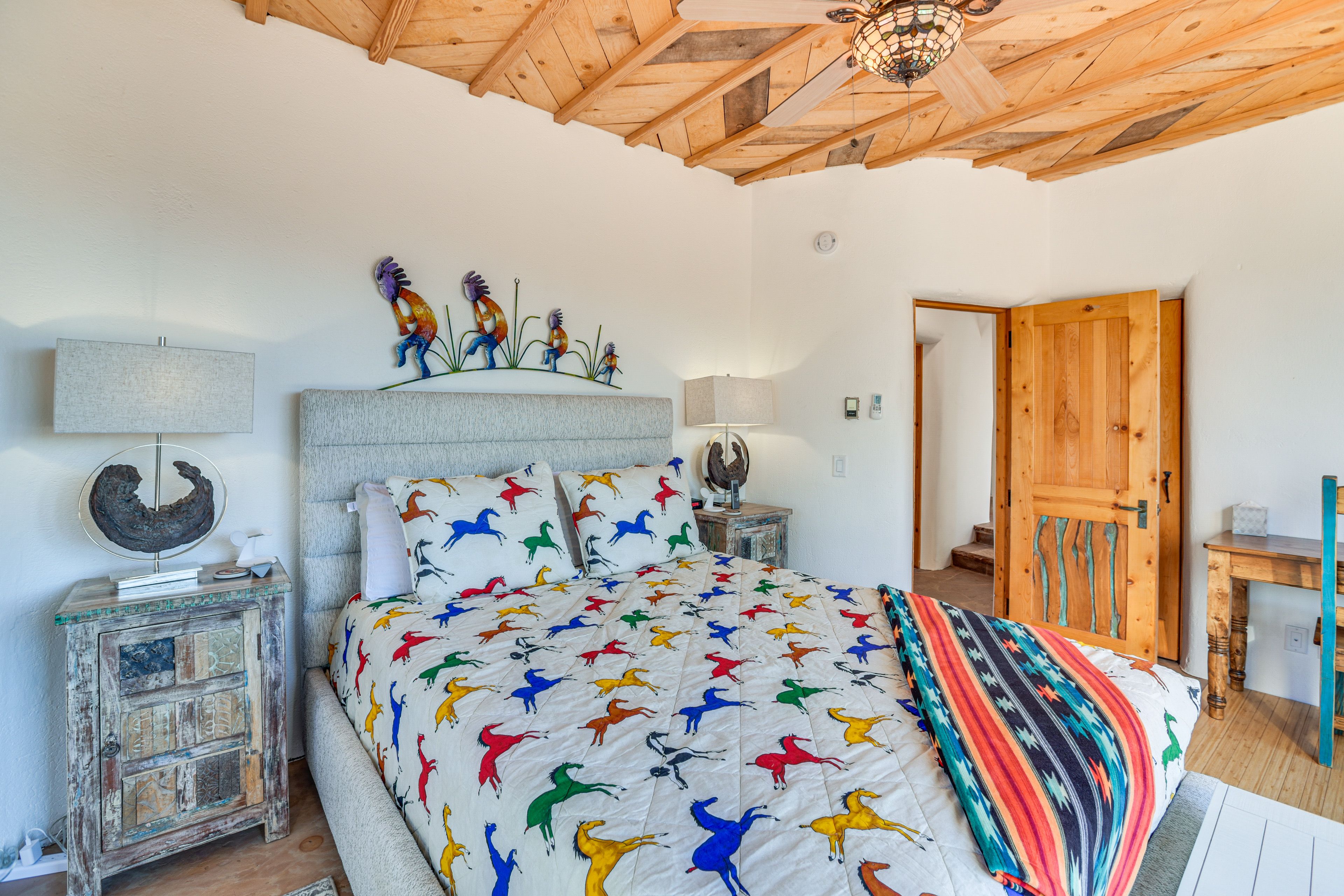 Bedroom 1 | 1st Floor | Queen Bed | Linens Provided | Smart TV