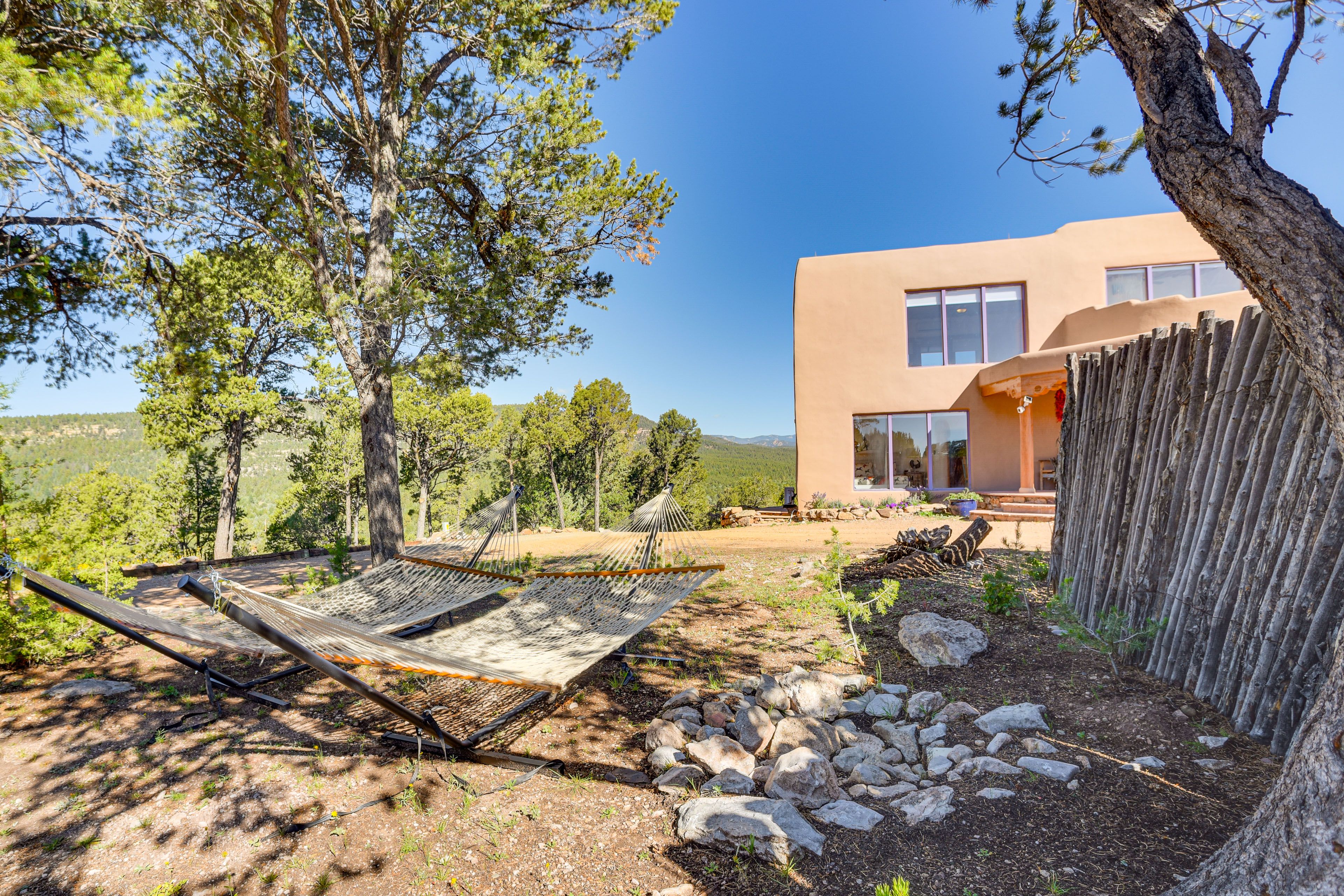 Outdoor Space | 2 Hammocks