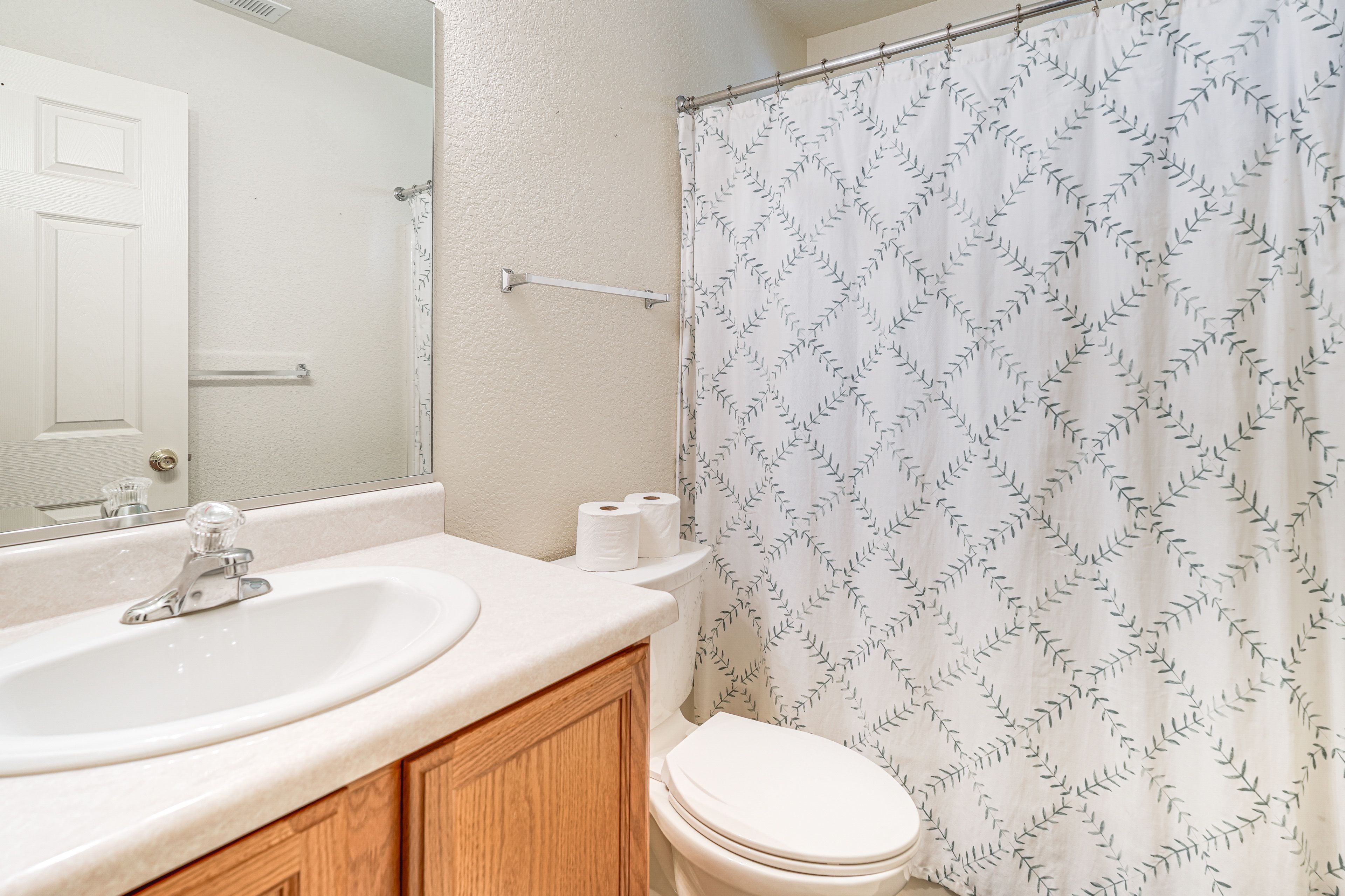 Full Bathroom | 2nd Floor
