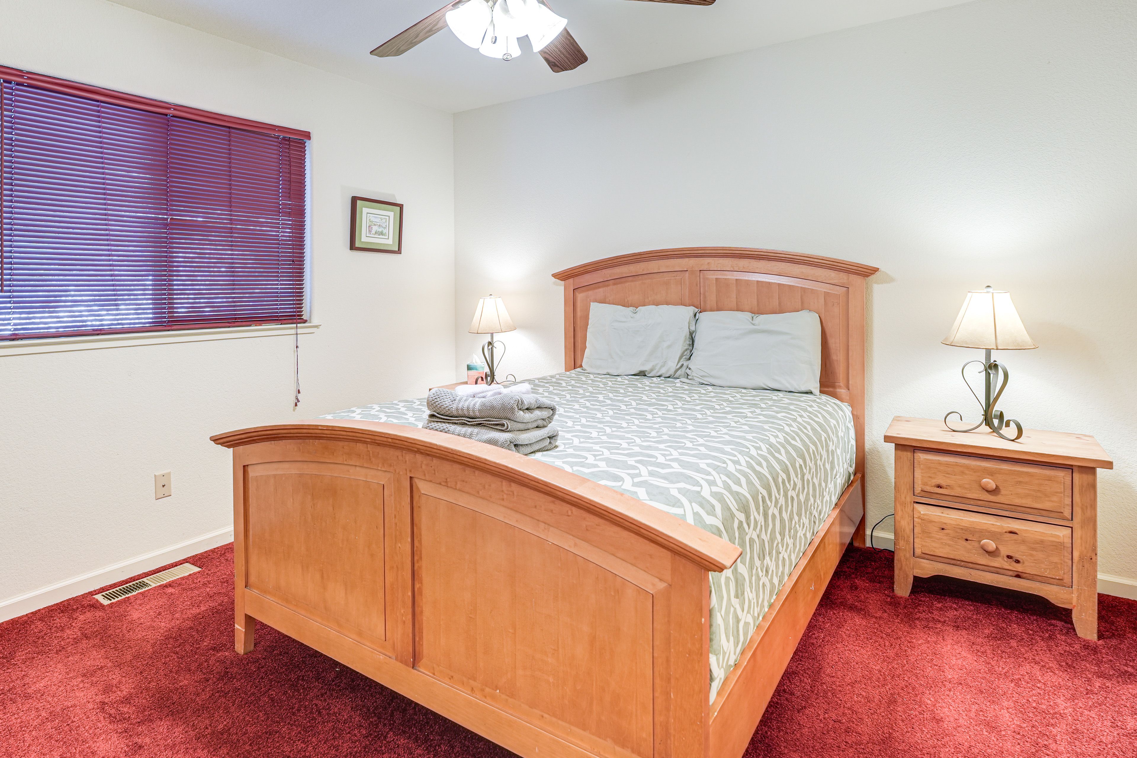 Bedroom 1 | 1st Floor | Queen Bed | Linens Provided