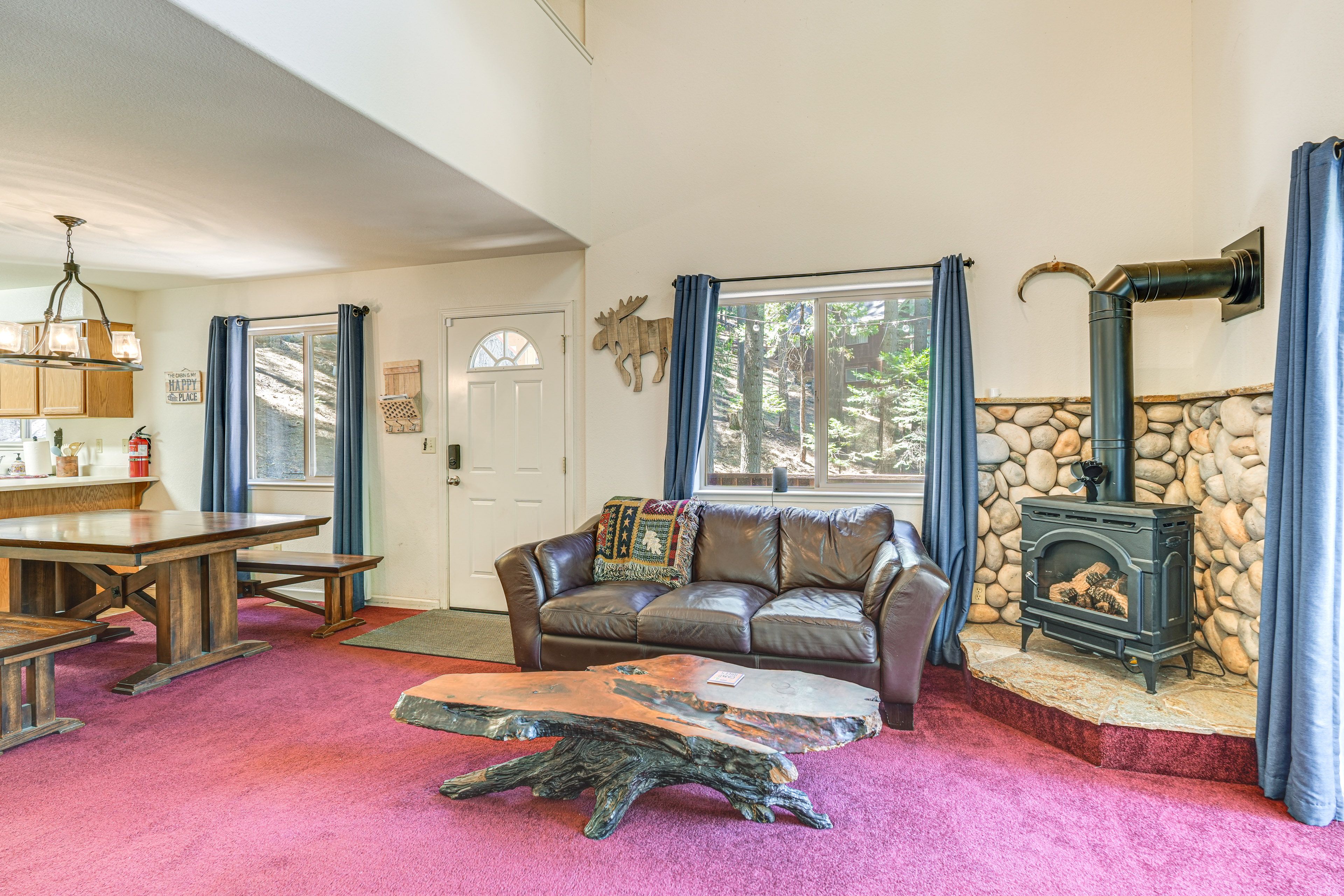 Living Room | Central Heating | Gas Fireplace