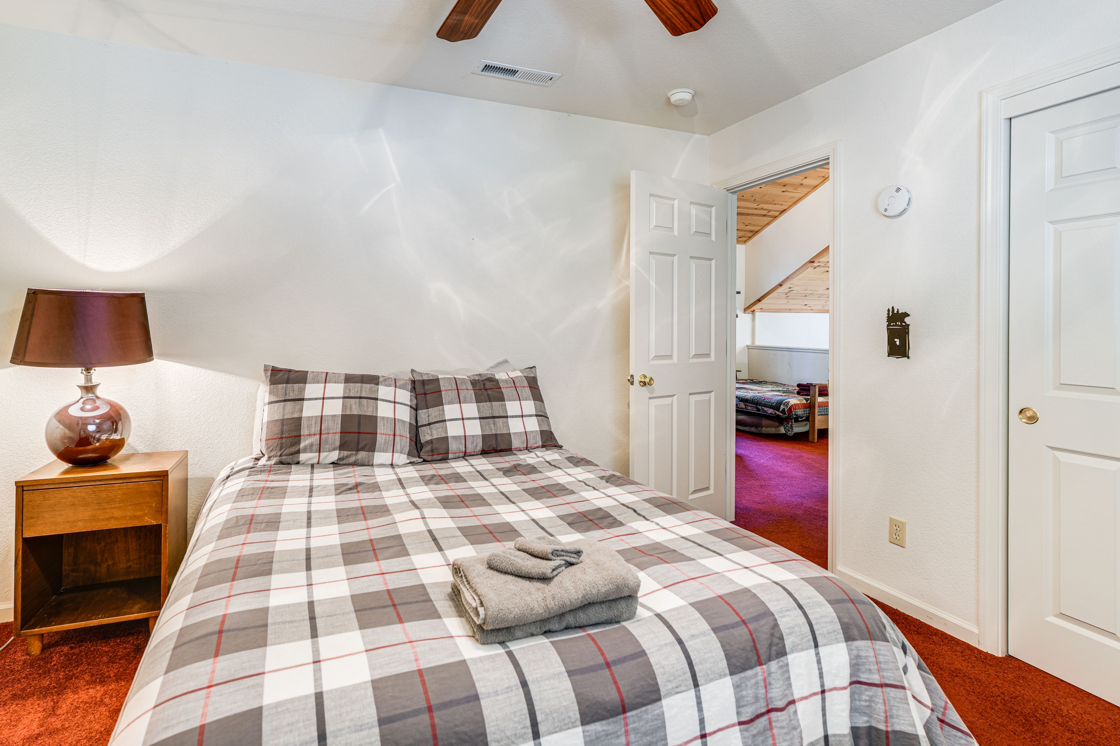 Bedroom 2 | 2nd Floor | Queen Bed