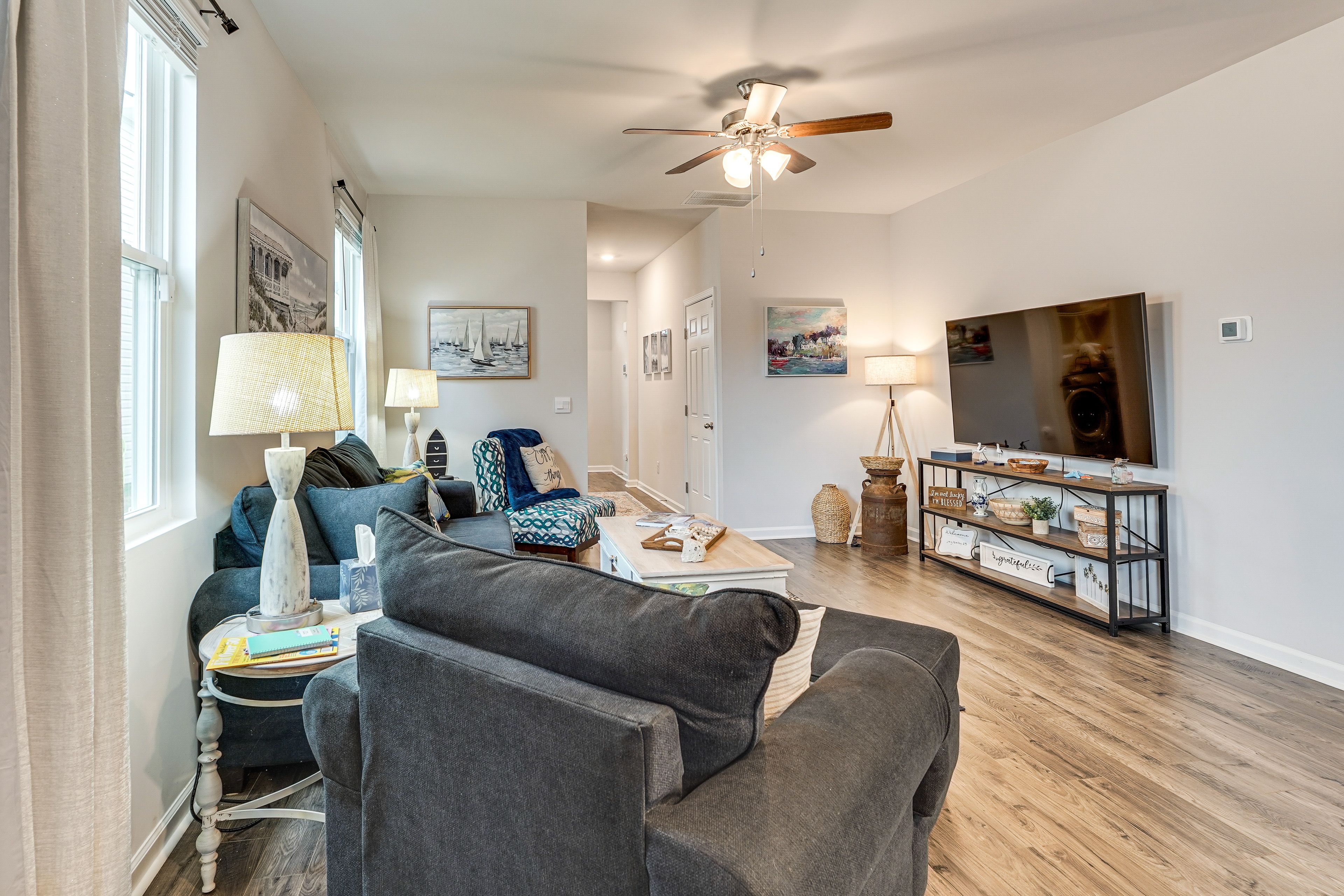 Living Room | Smart TV | Free WiFi