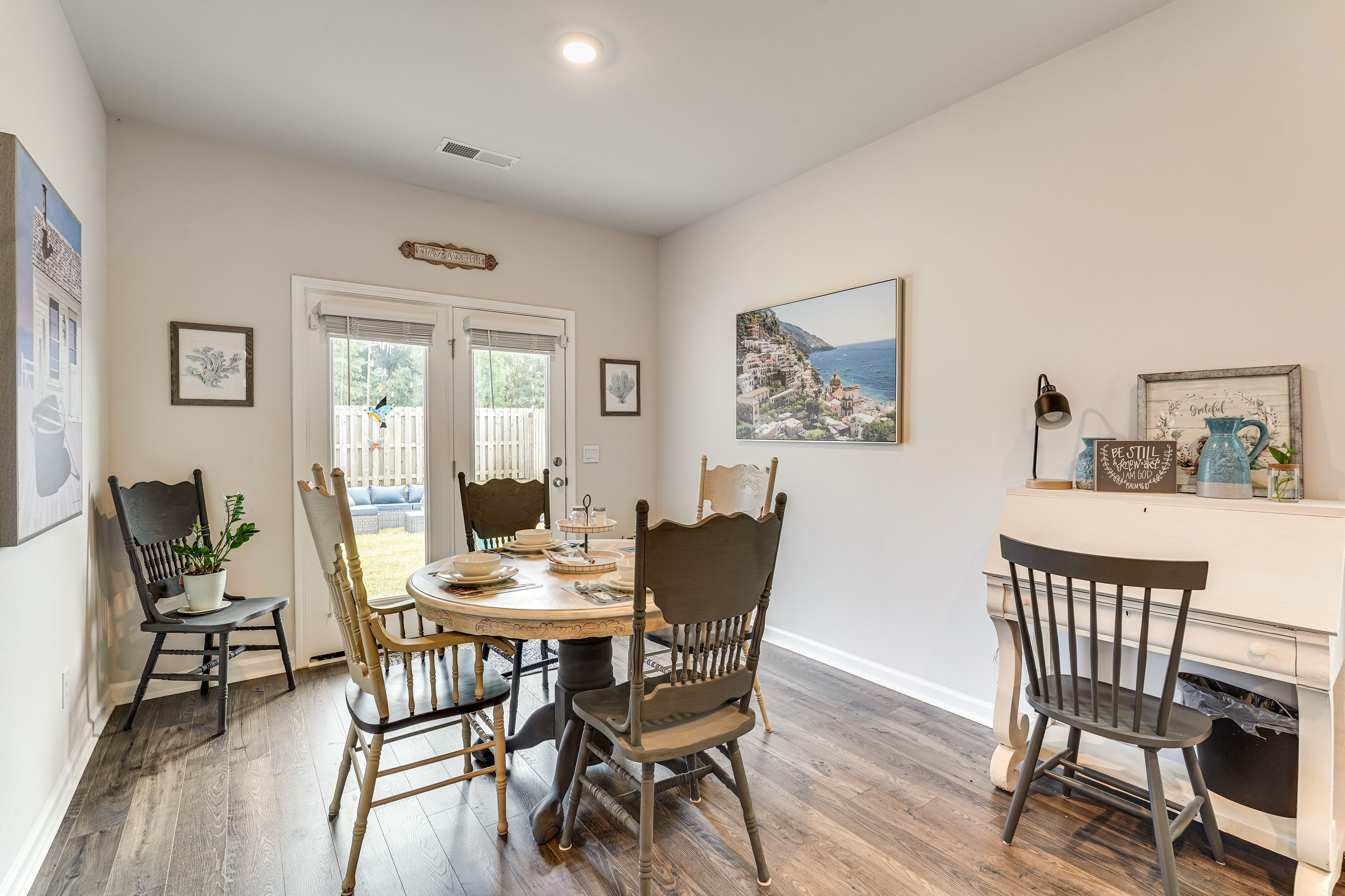 Dining Area | Dishware & Flatware
