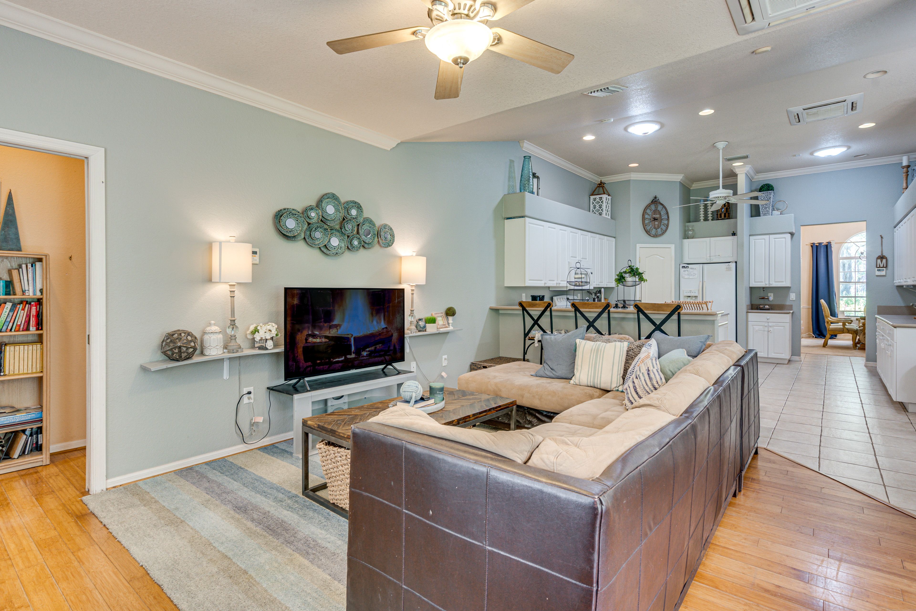 Living Room | Smart TV