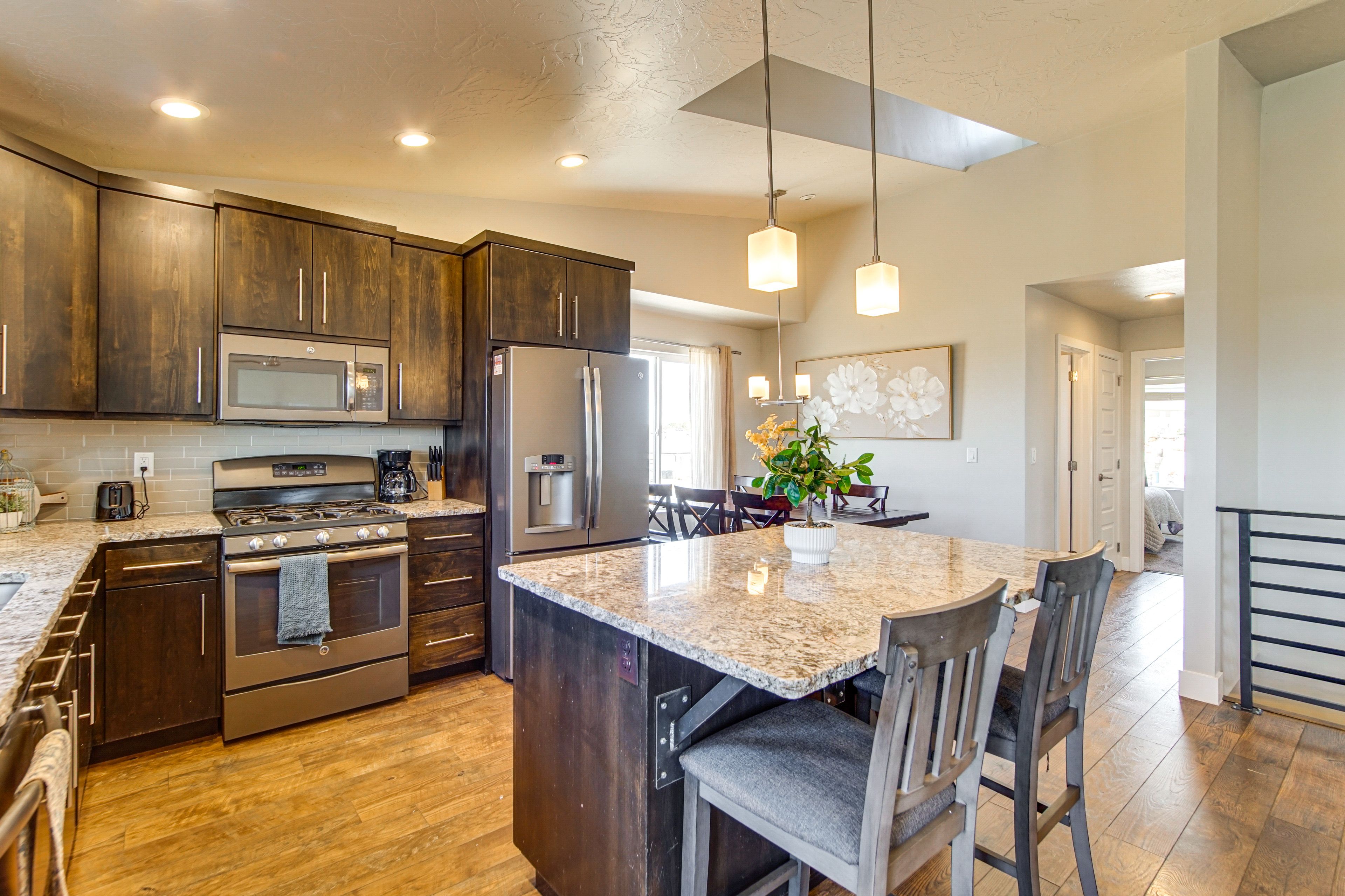 Kitchen | Toaster | Cooking Basics | Main Level