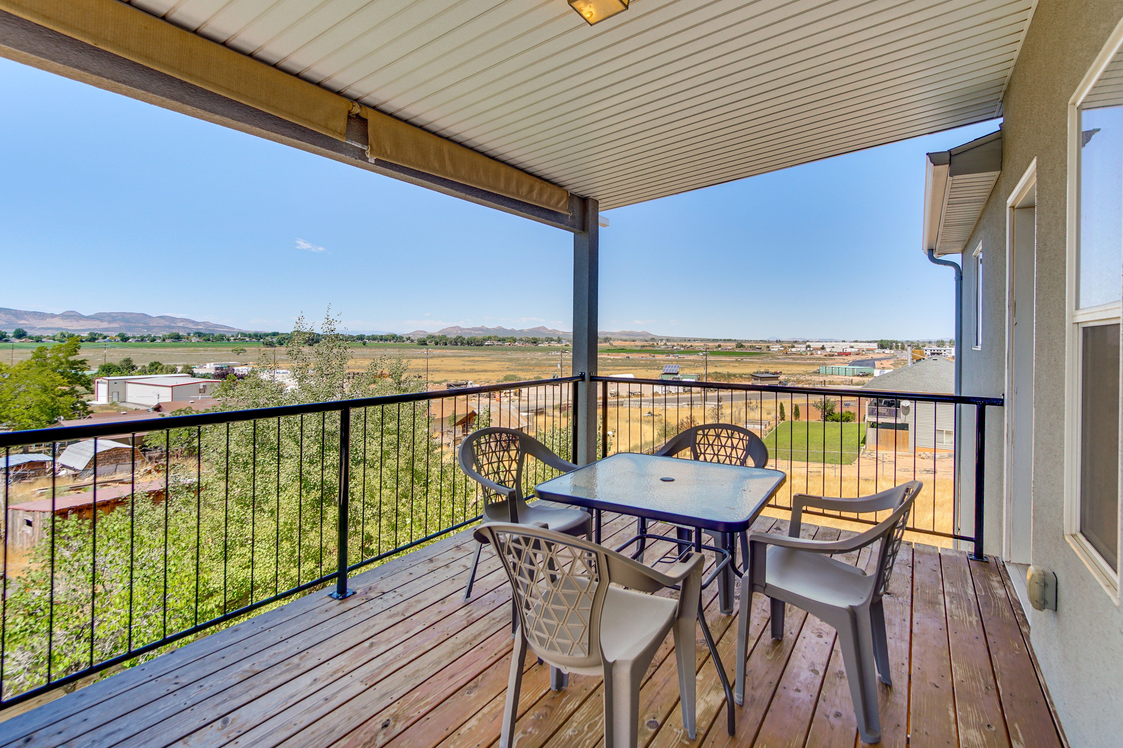 Deck | Dining Area | Ping-Pong Table | Mountain Views
