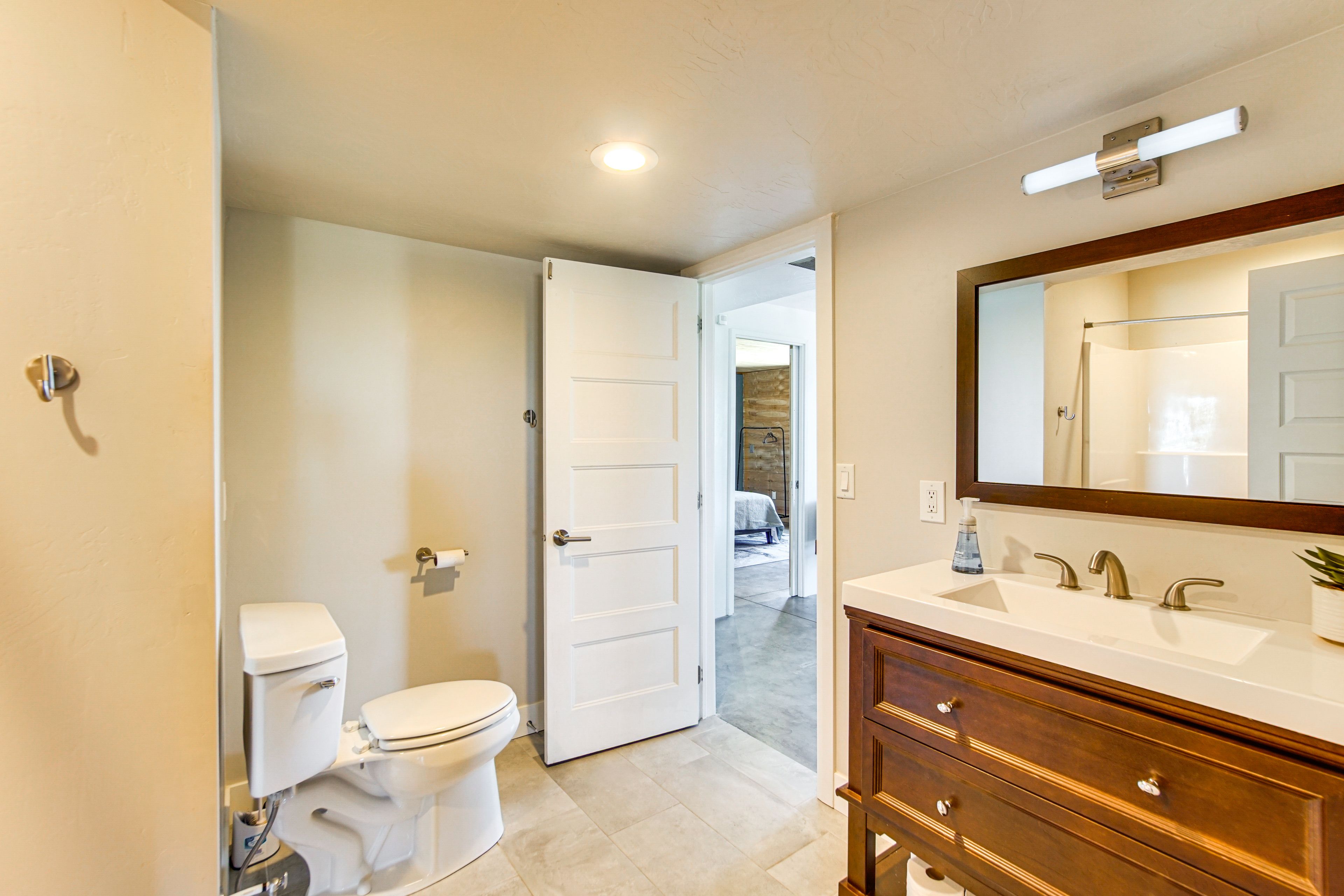 Full Bathroom | Bathtub | Lower Level
