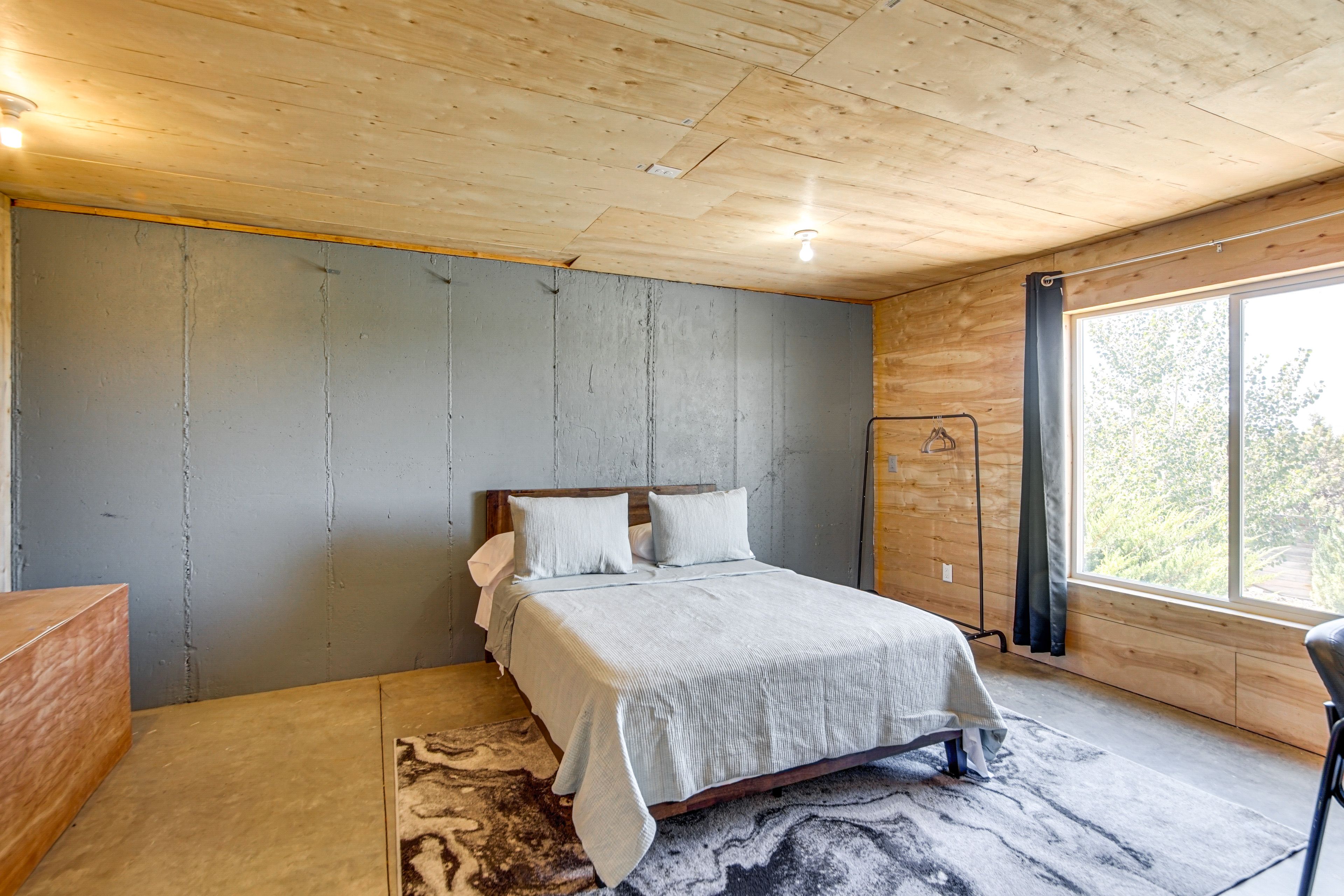 Bedroom 6 | Full Bed | Desk | Lower Level