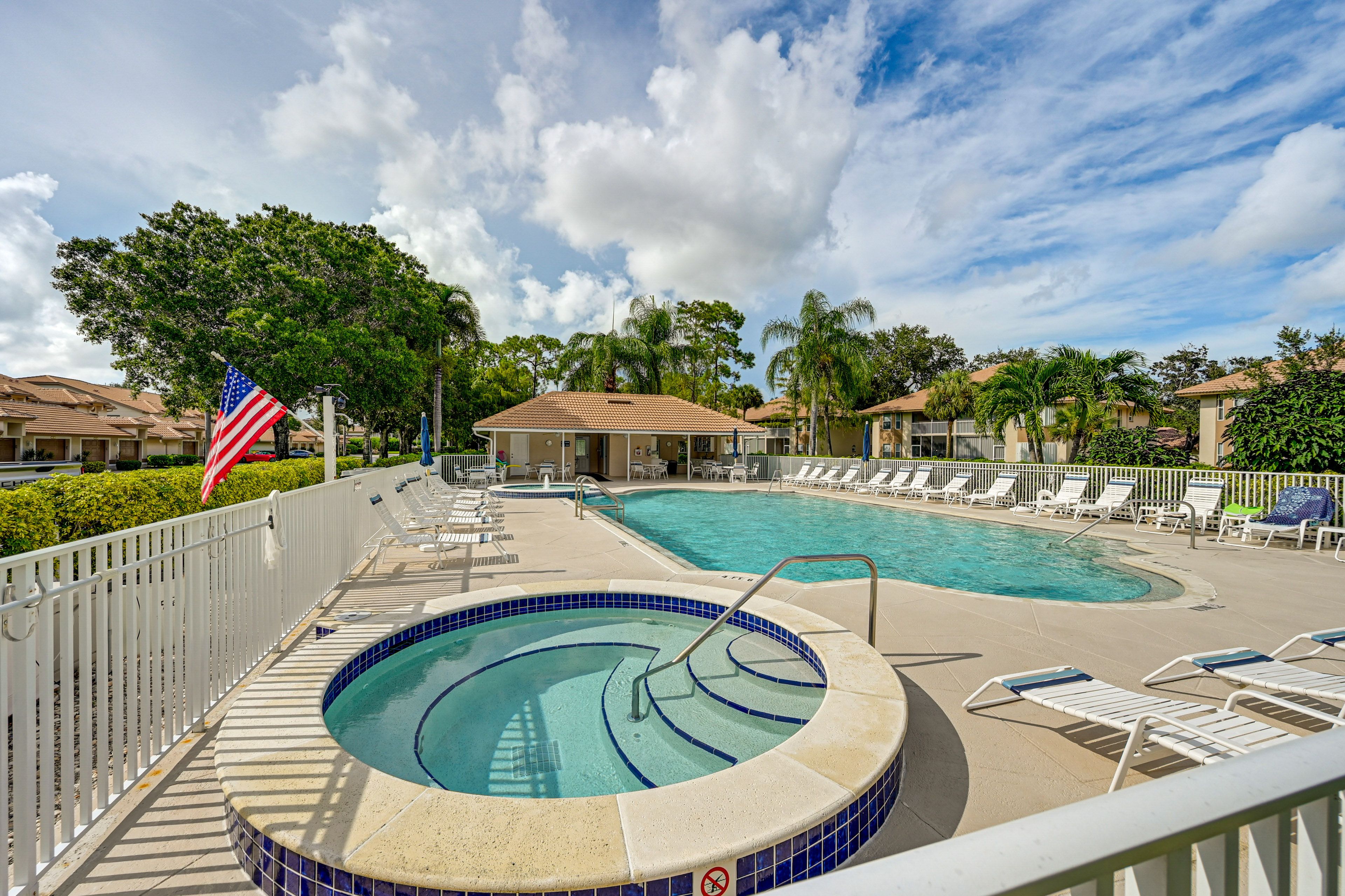 Community Pool & Hot Tub