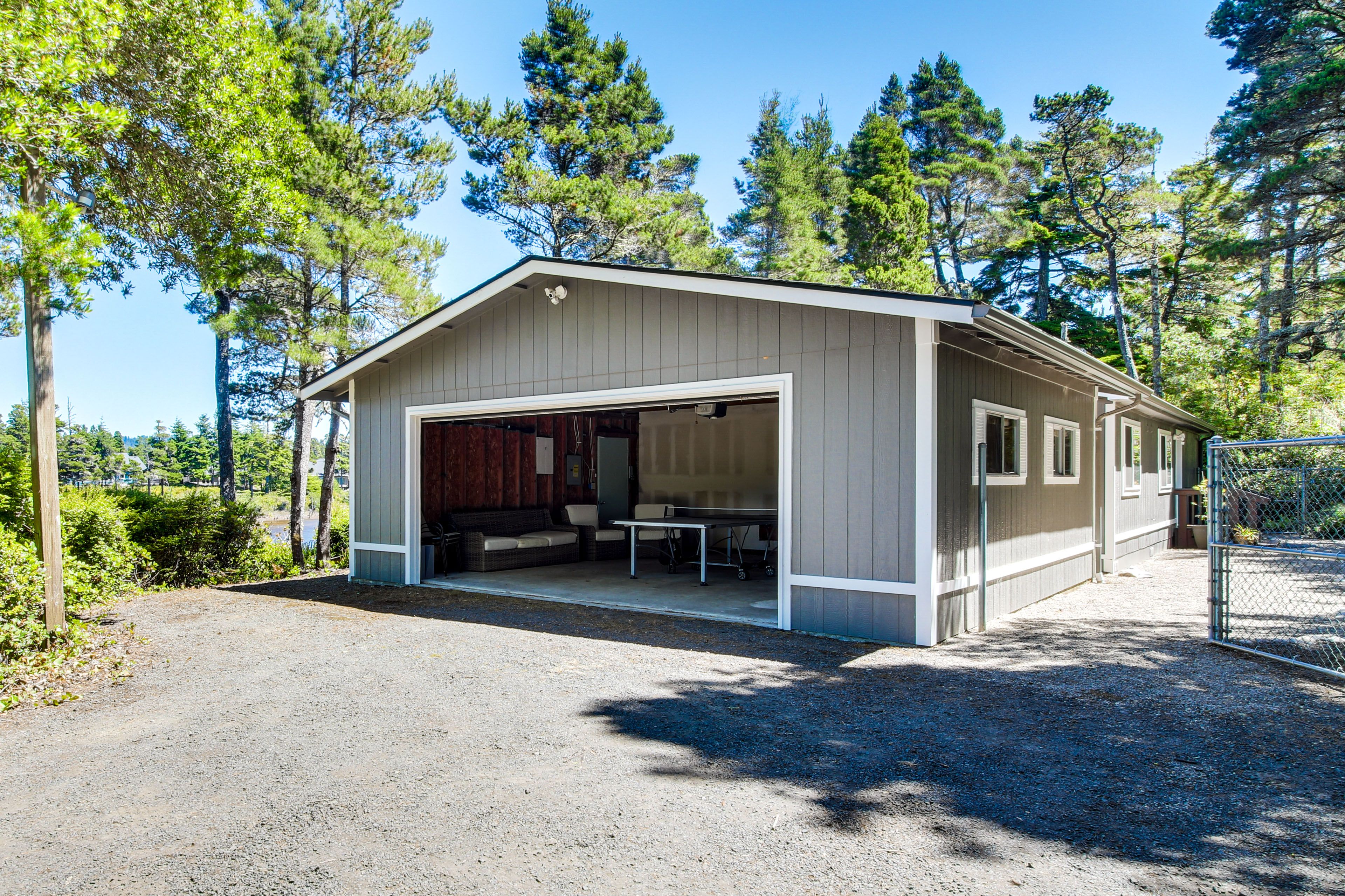Parking | Driveway (3 Vehicles)