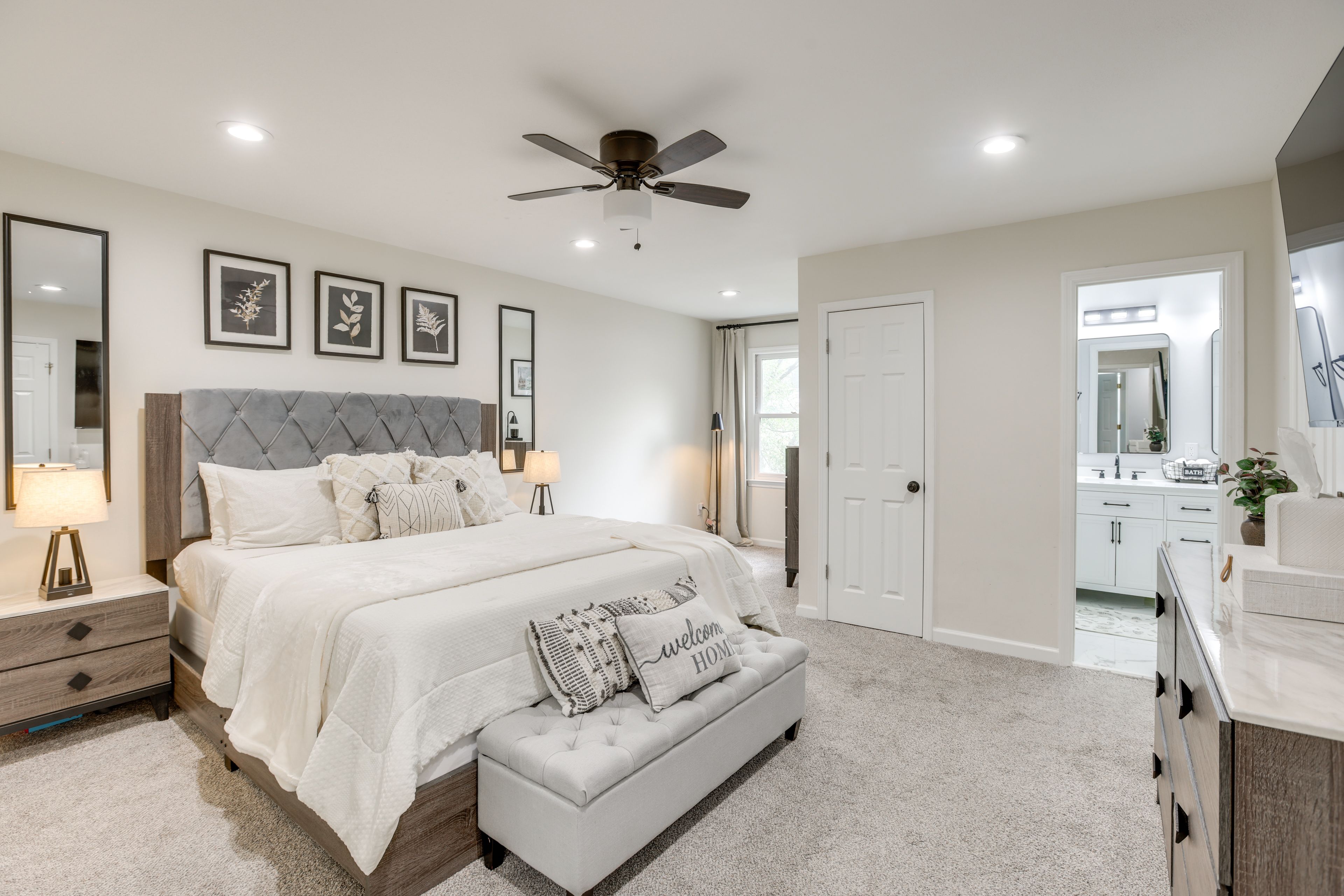 Bedroom 1 | 1st Floor | King Bed | Smart TV
