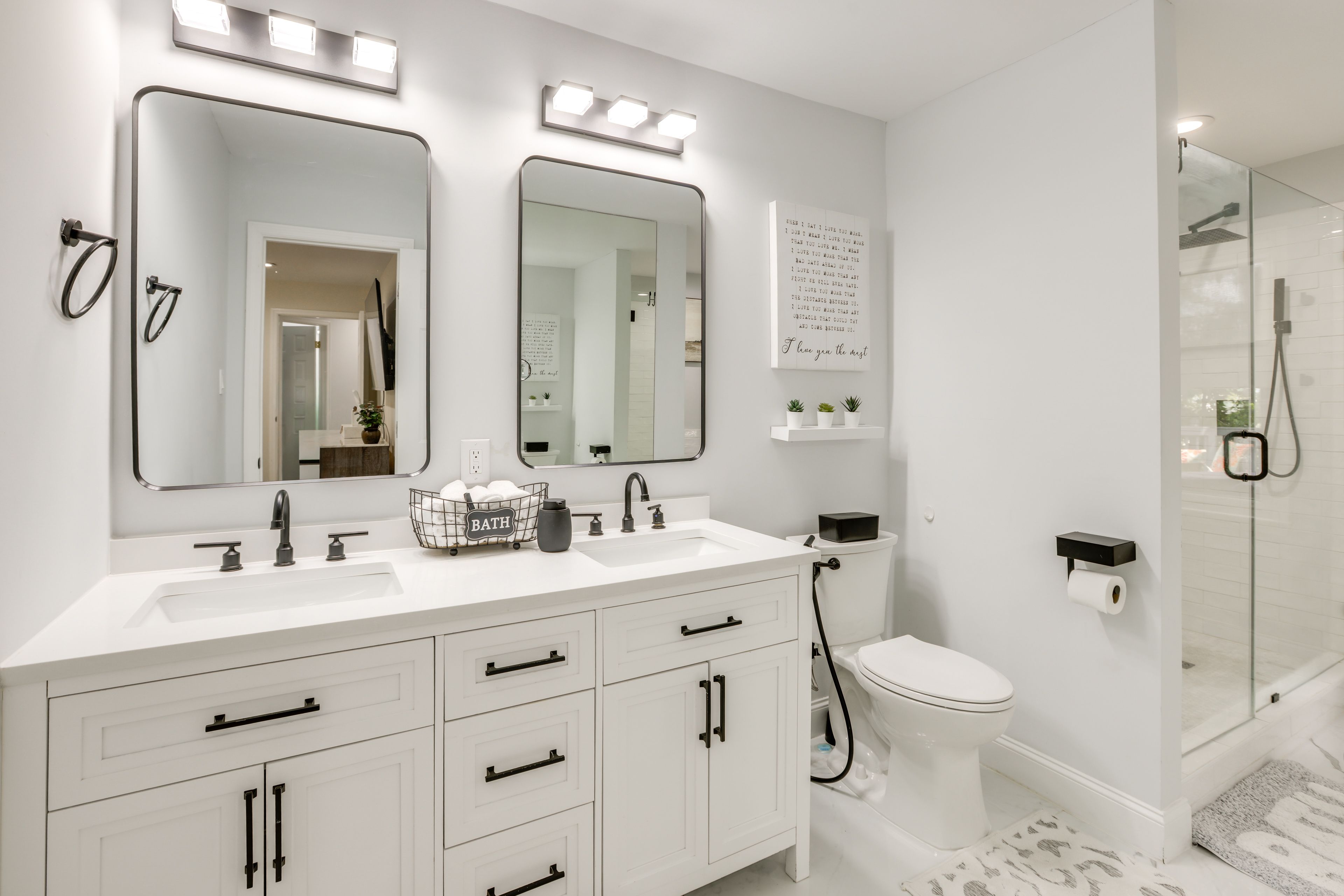 En-Suite Bathroom | 1st Floor | Towels Provided