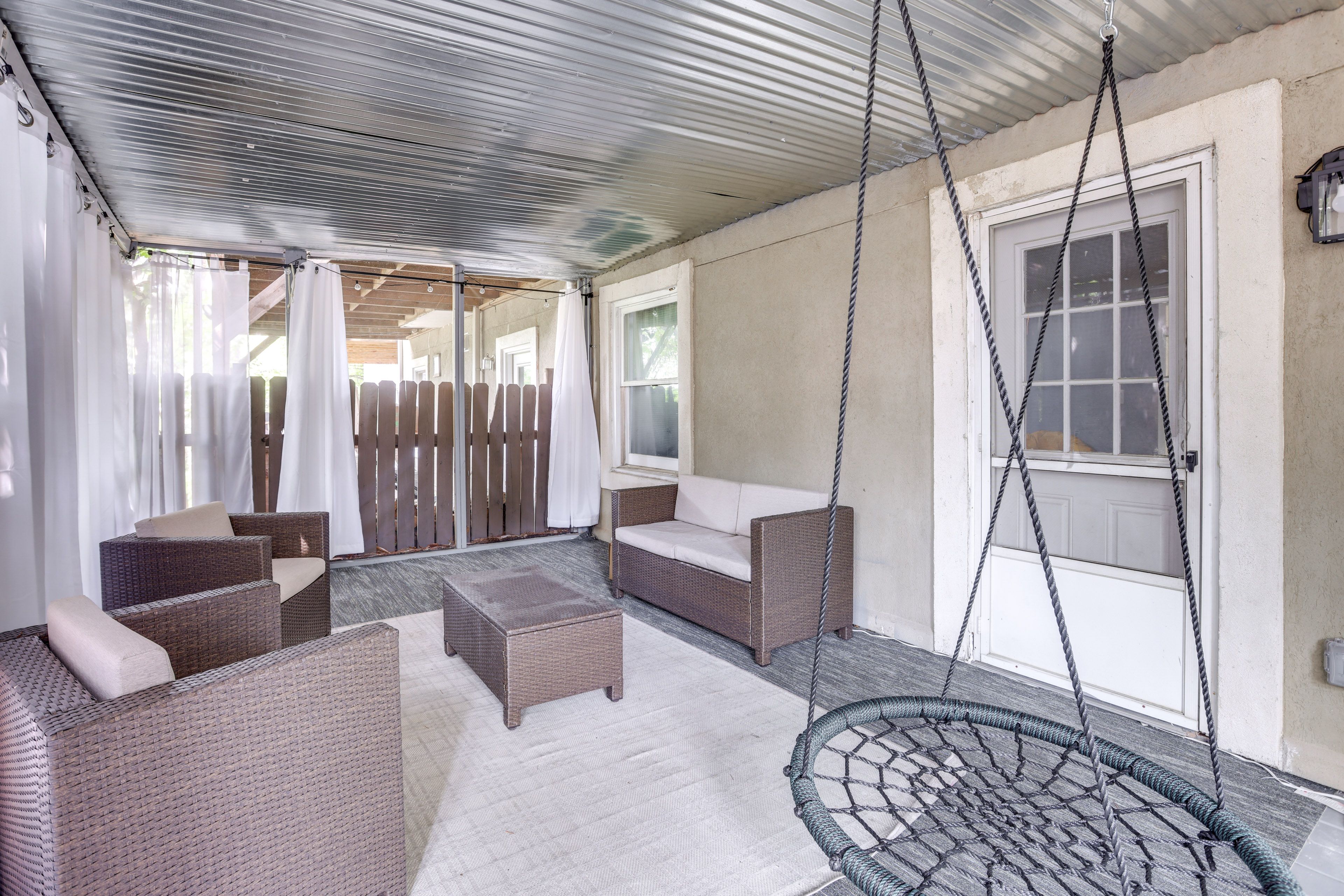 Covered Porch w/ Seating