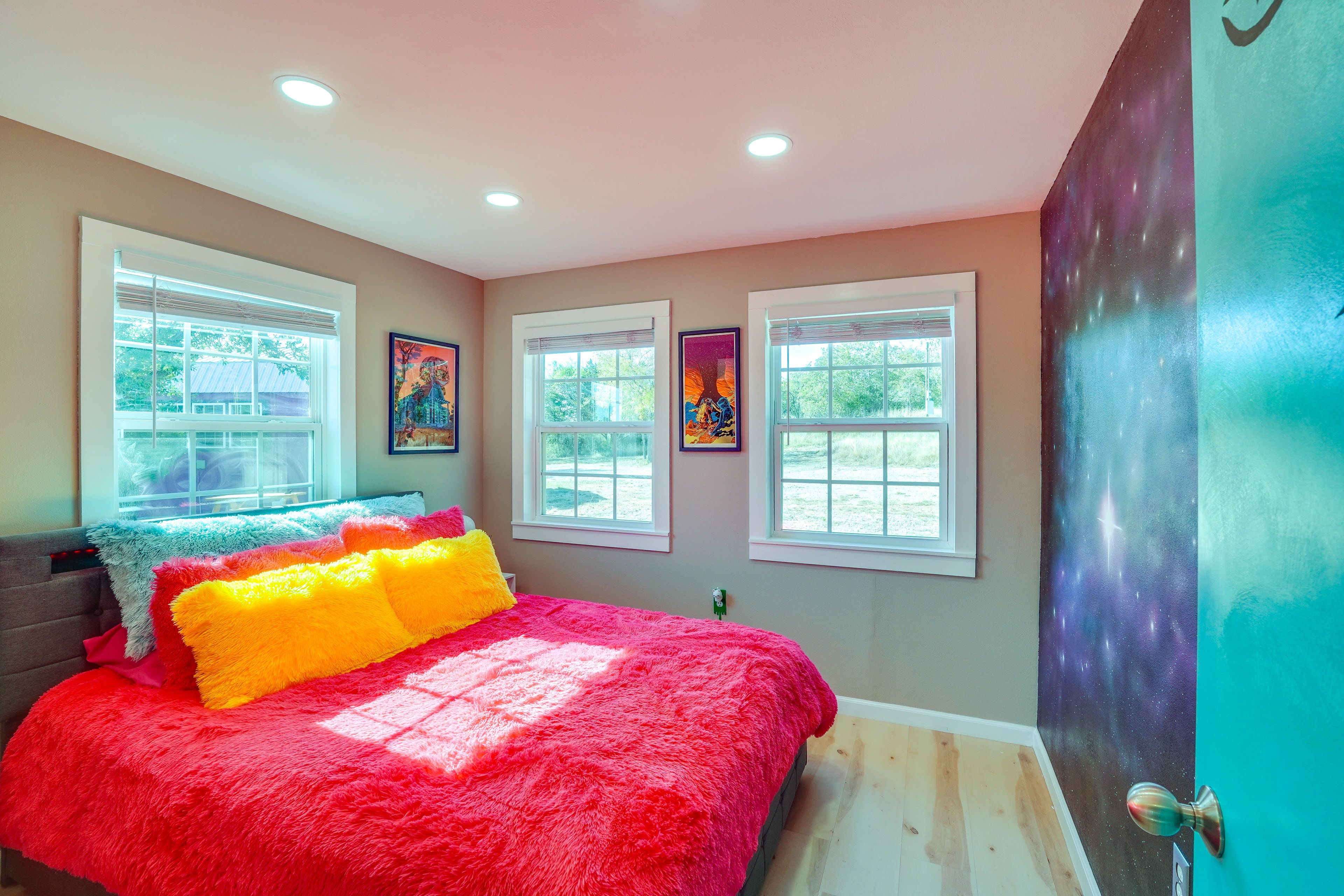 Bedroom | 1st Floor | Queen Bed | Linens Provided