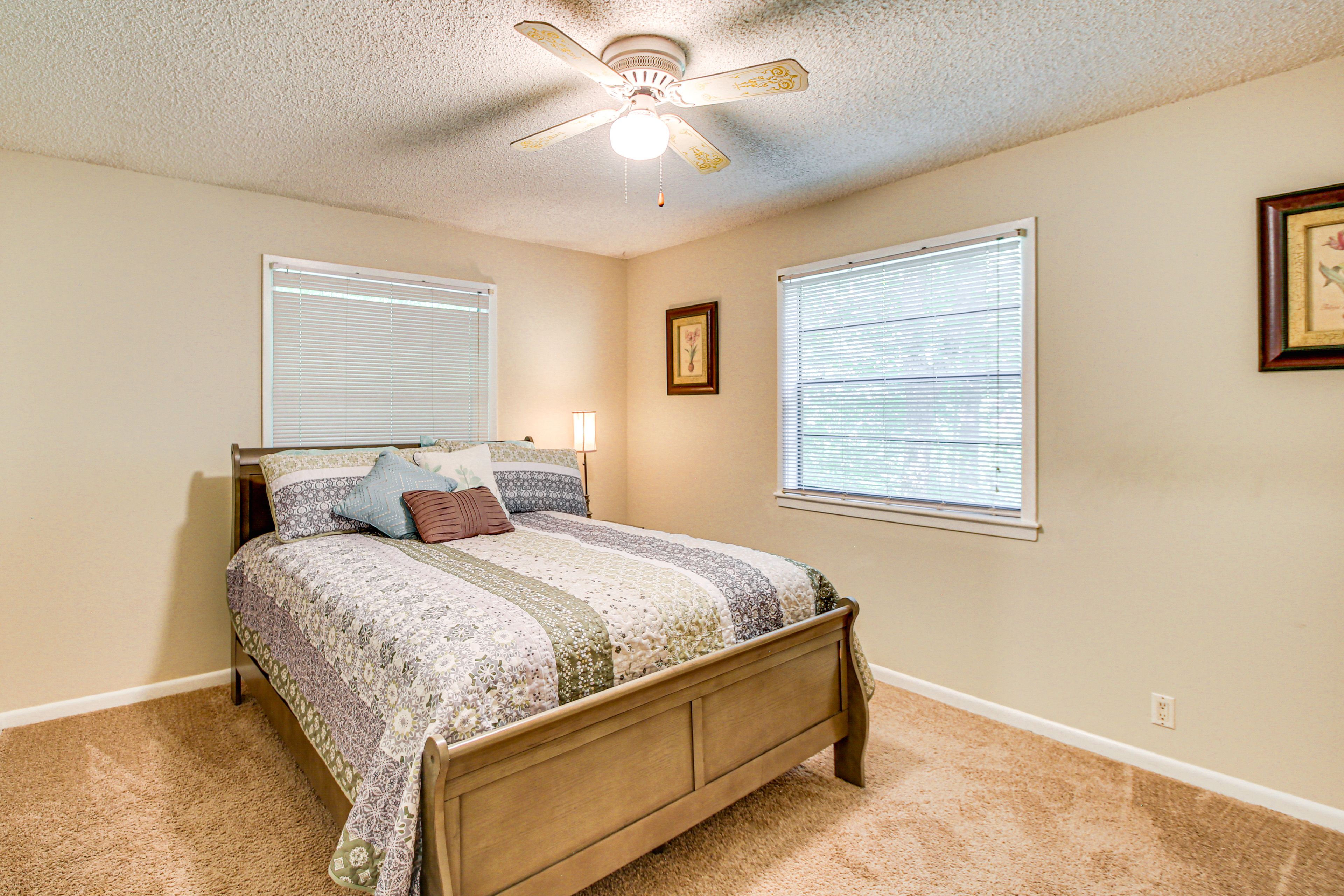 Bedroom 2 | Queen Bed