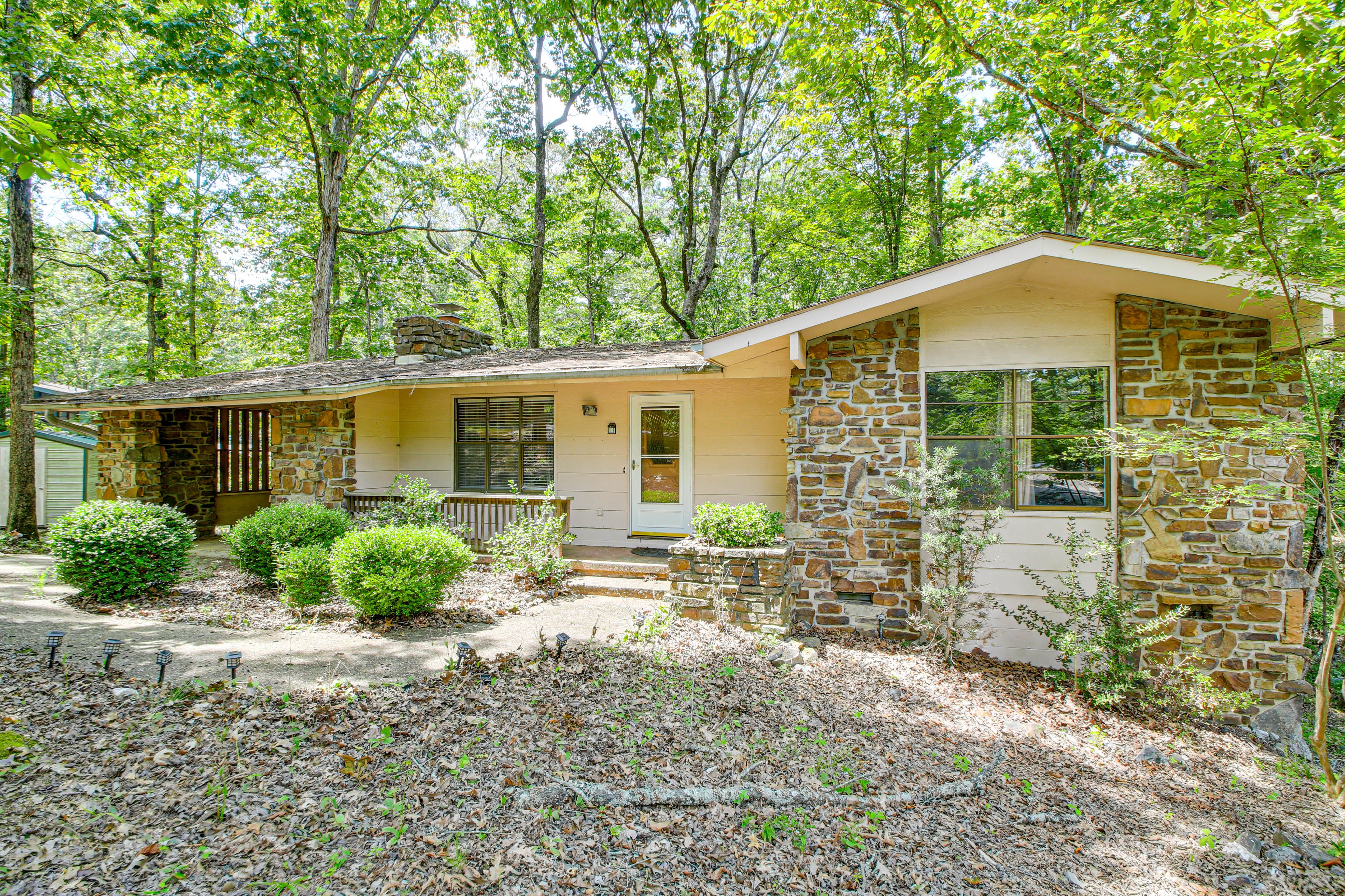 Property Exterior | Carport (1 Vehicle) | Driveway (2 Vehicles, Tandem Parking)