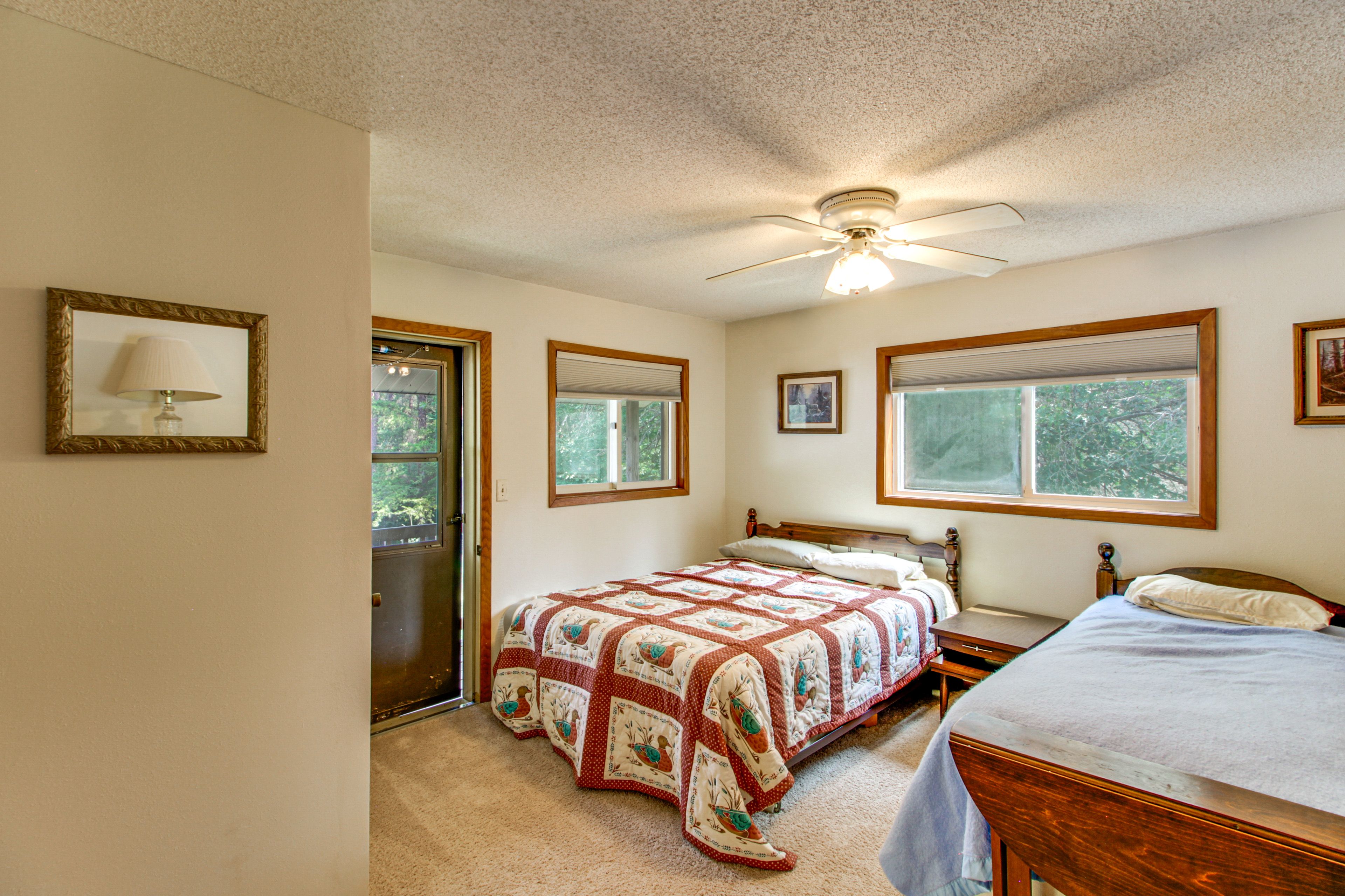 Bedroom 2 | 2nd Floor | Queen Bed | Twin Bed