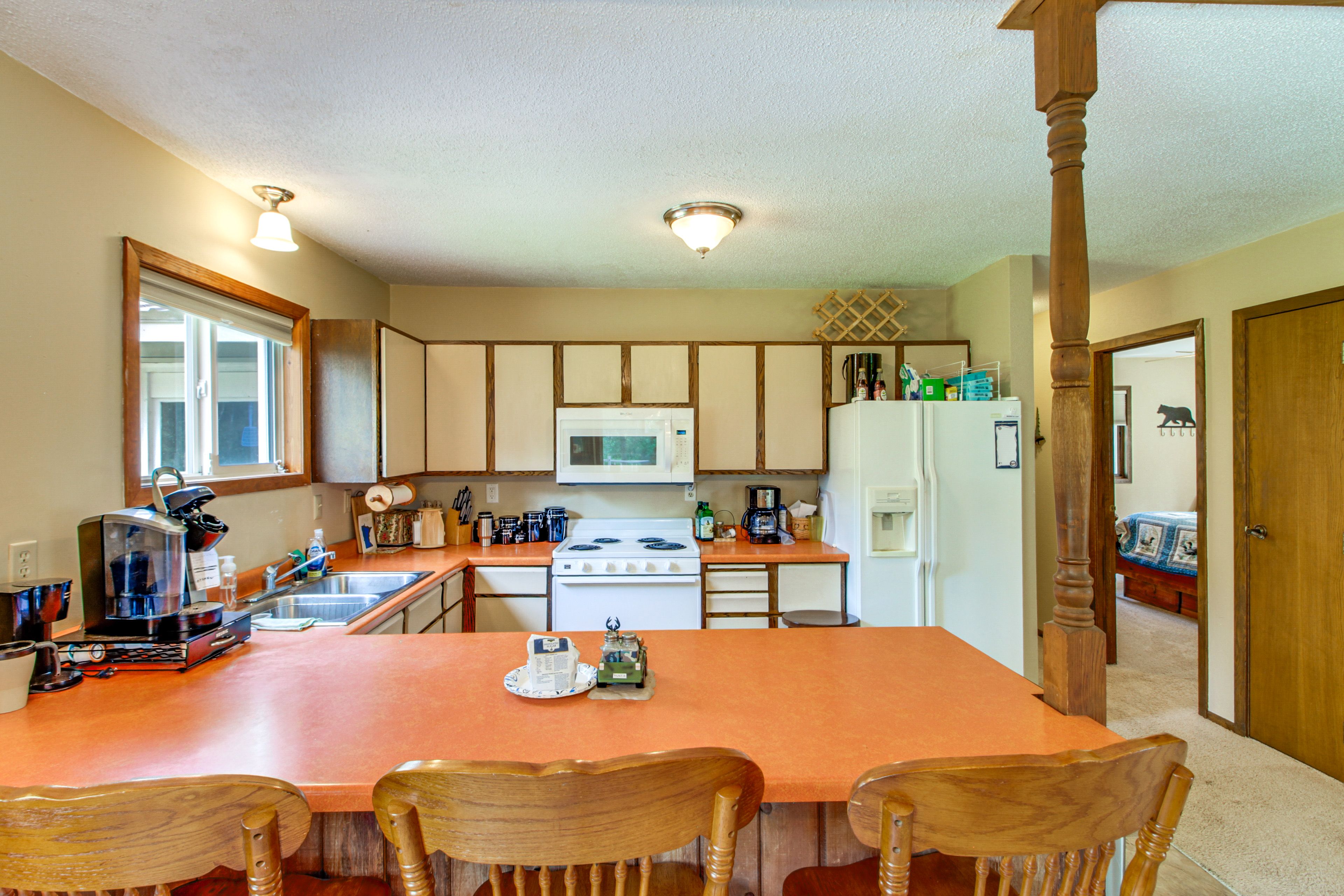 Kitchen | 1st Floor | Drip Coffee Maker & Keurig