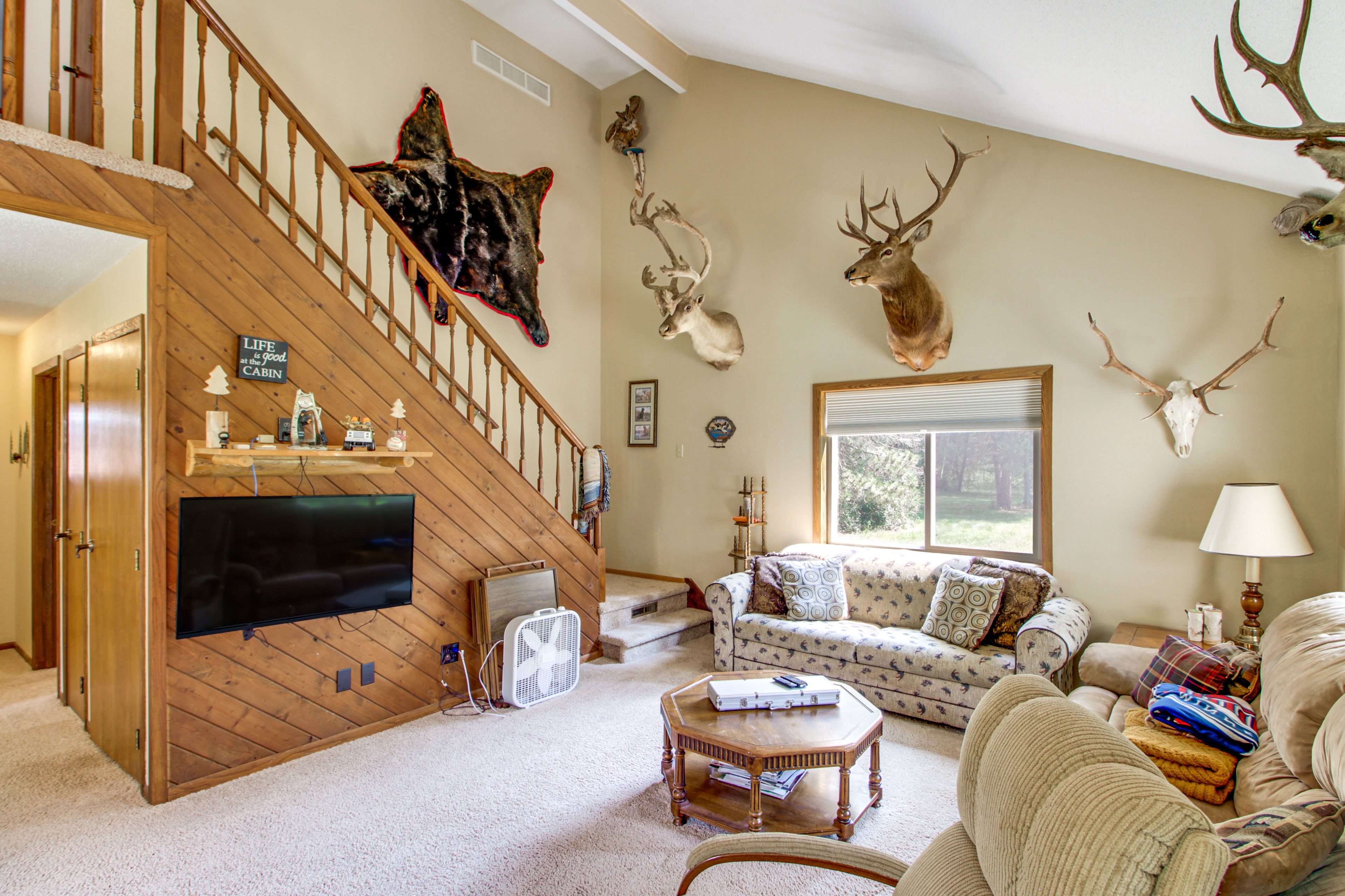 Menahga Vacation Rental | 3BR | 2.5BA | 6 Steps to Enter | 2,000 Sq Ft