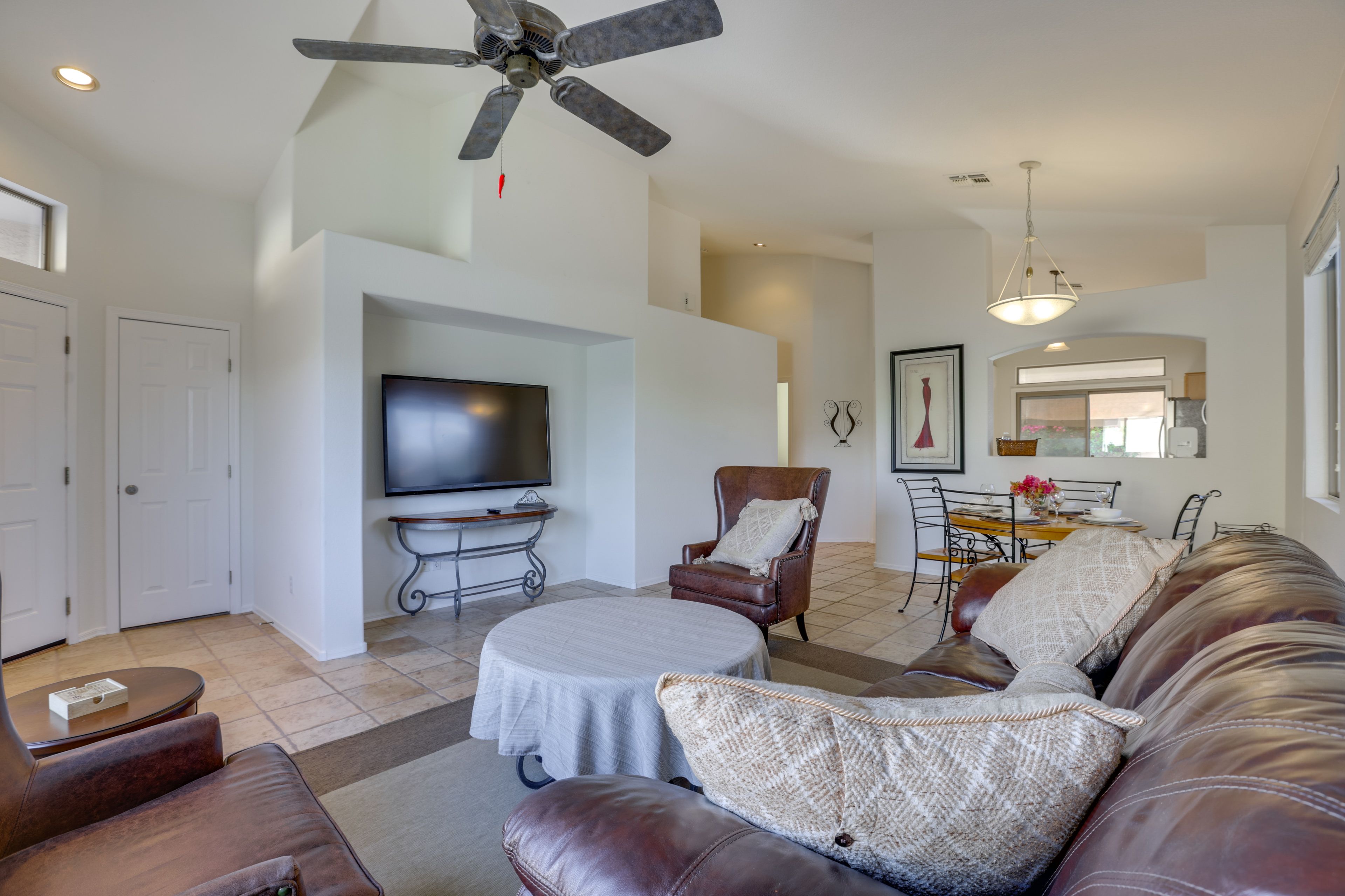 Living Room | Smart TV