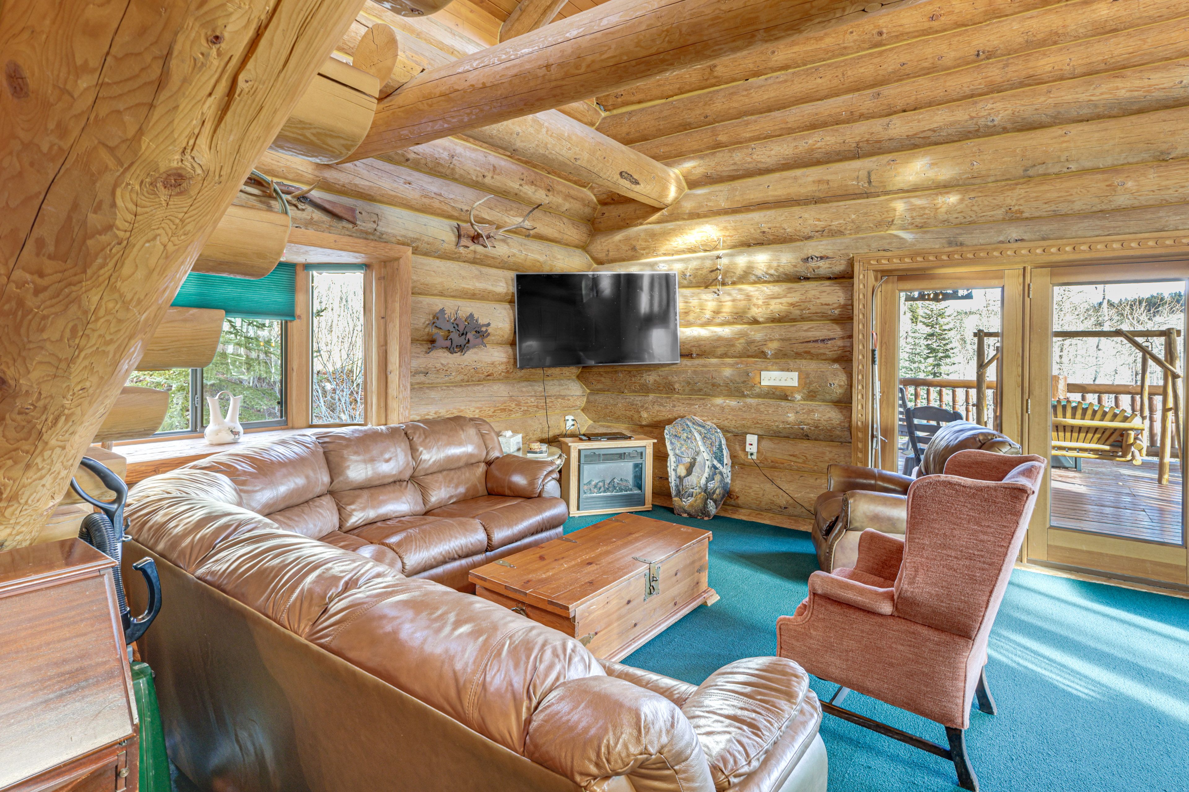 Living Room | Smart TV | Sleeper Sofa | Free WiFi | 2nd Floor