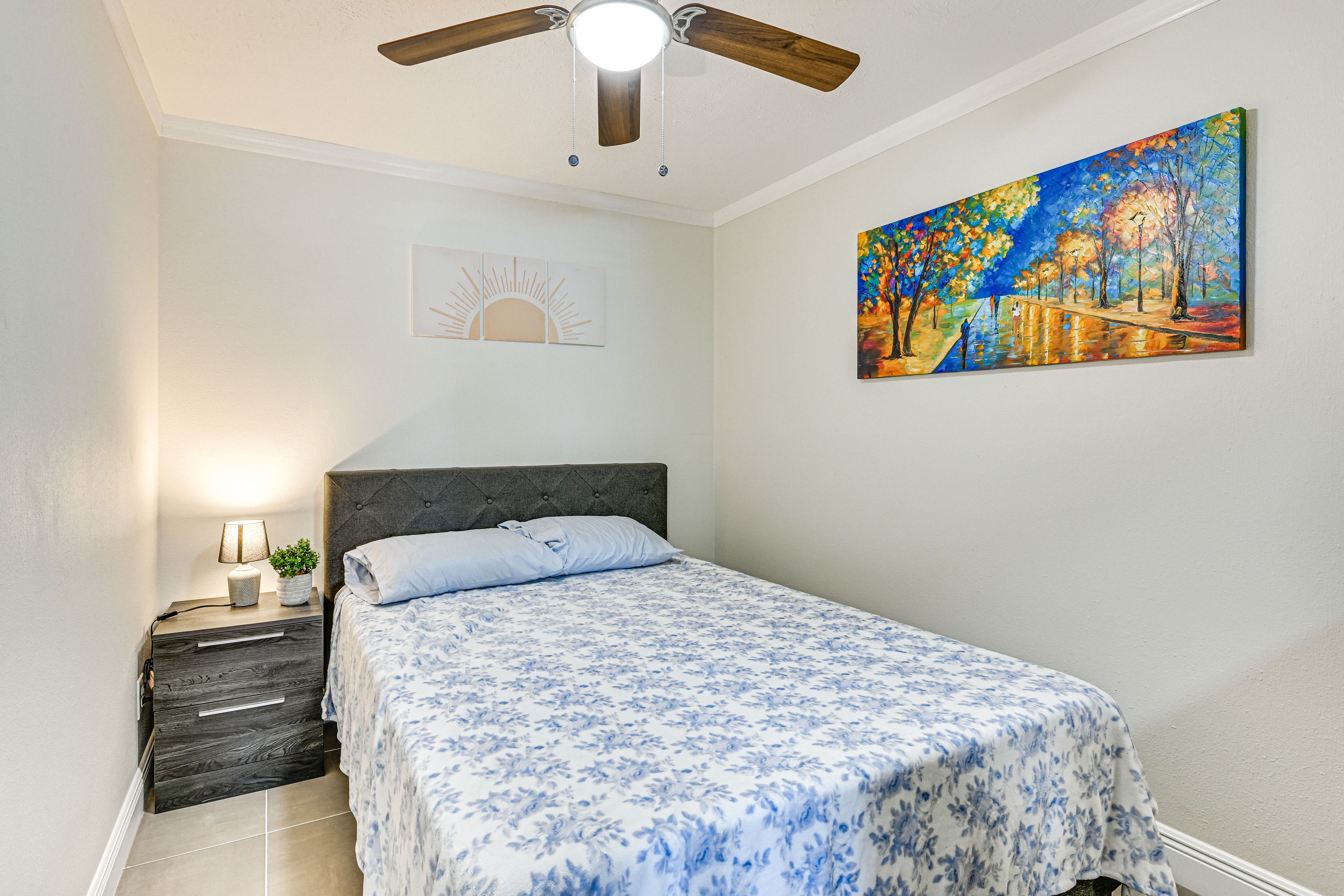 Bonus Room | Queen Bed