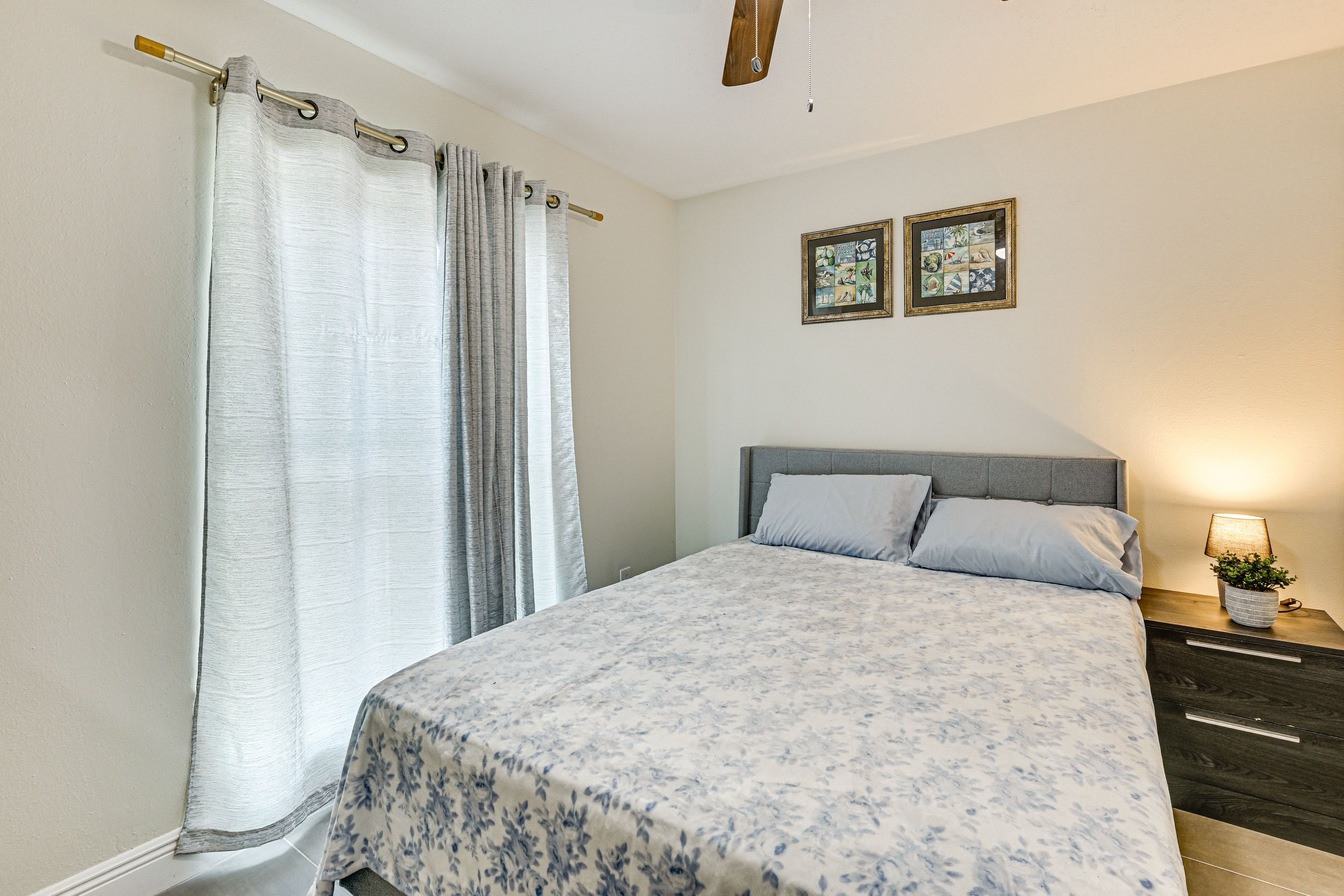 Bedroom 2 | Queen Bed