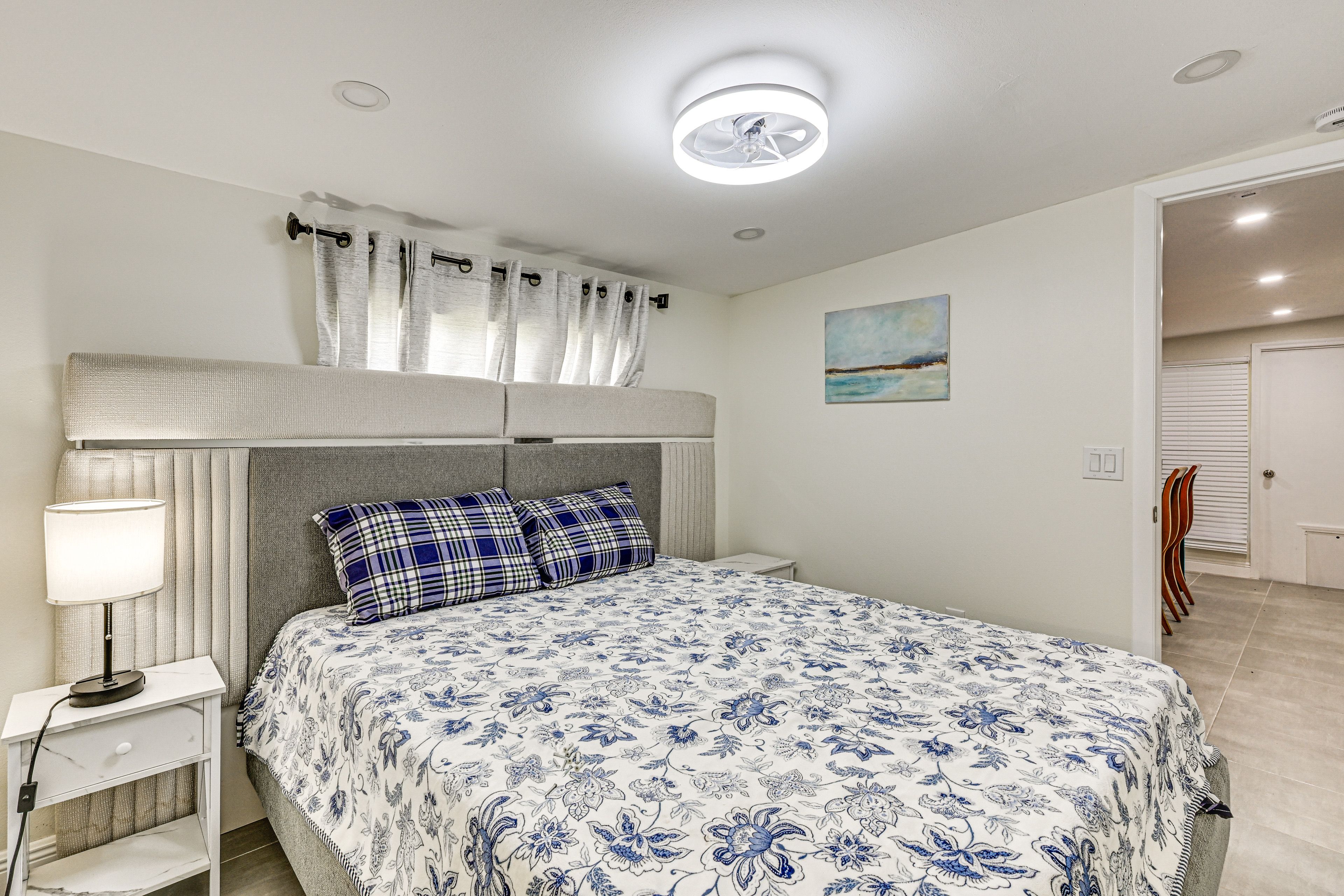 Bedroom 1 | Queen Bed | En-Suite Bathroom