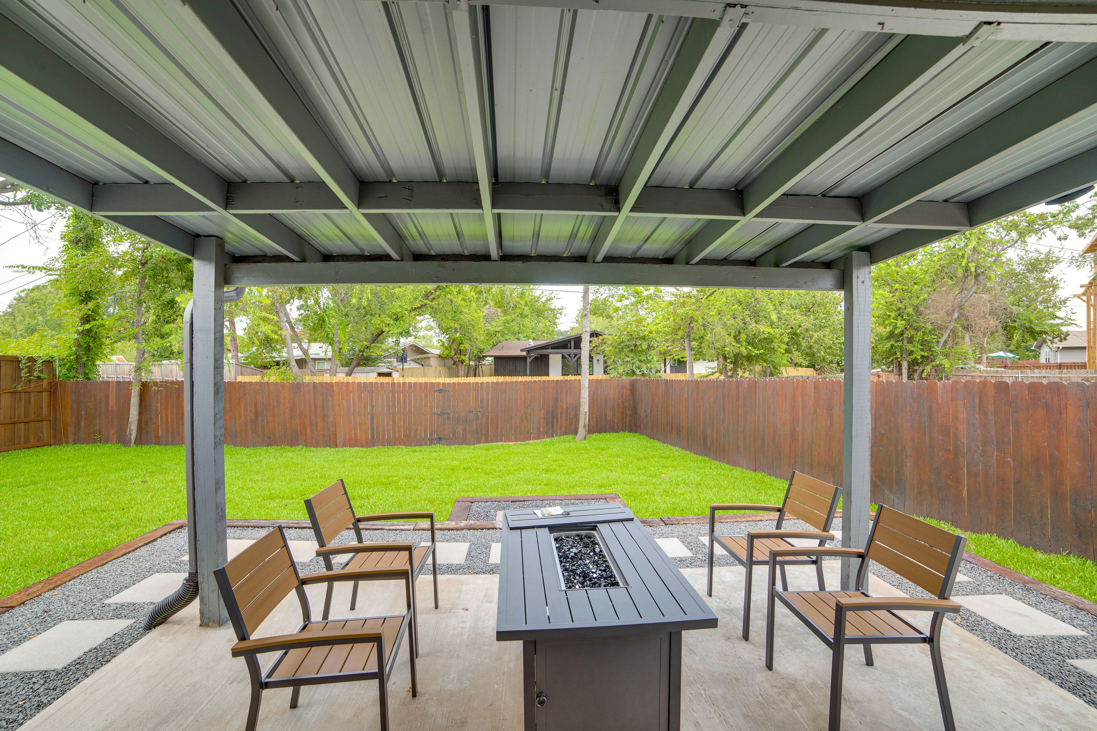 Covered Patio | Gas Fire Table | Fenced Backyard
