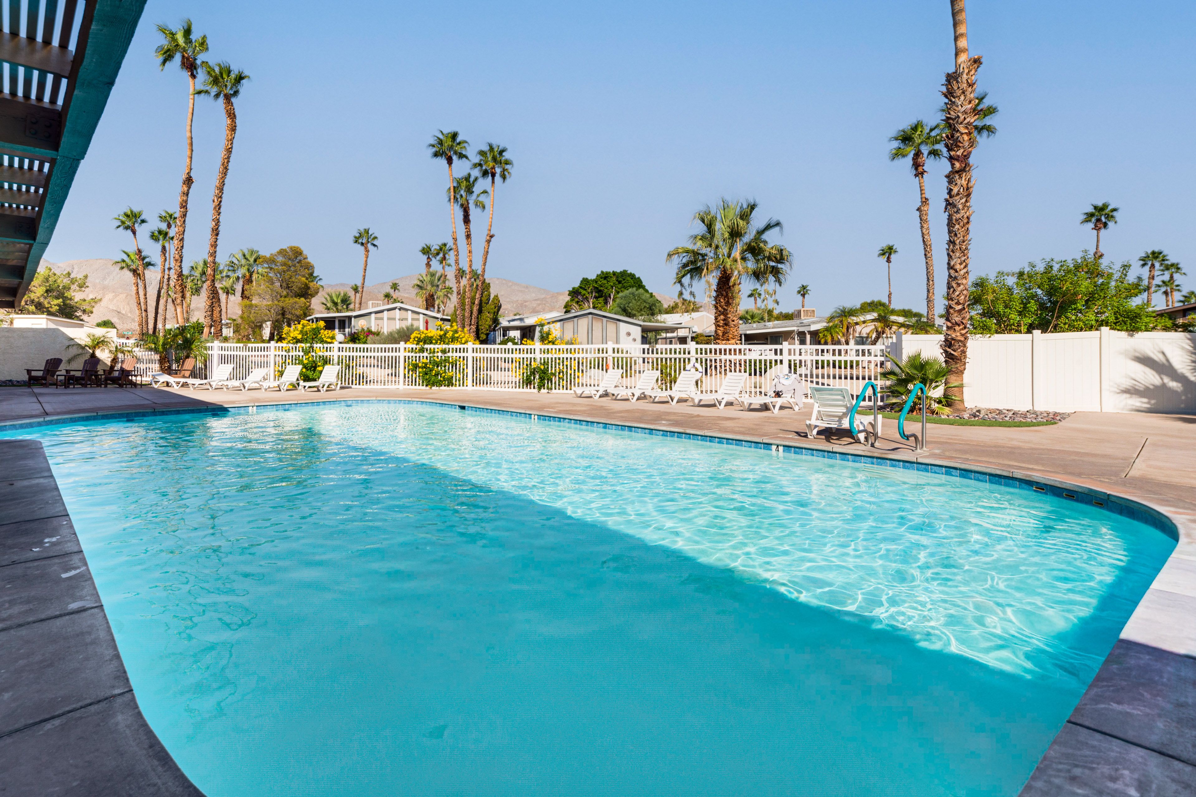 Community Amenities | Outdoor Pool