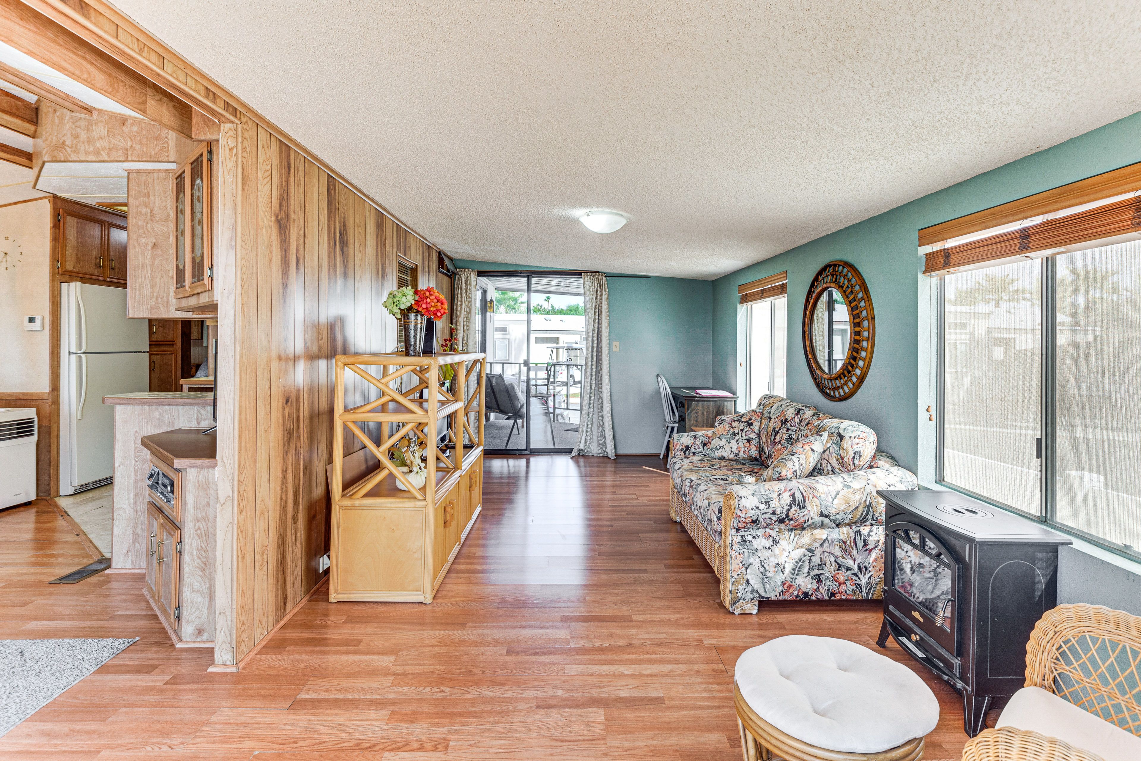 Family Room | Flat-Screen TV | Desk | Central Heating & A/C