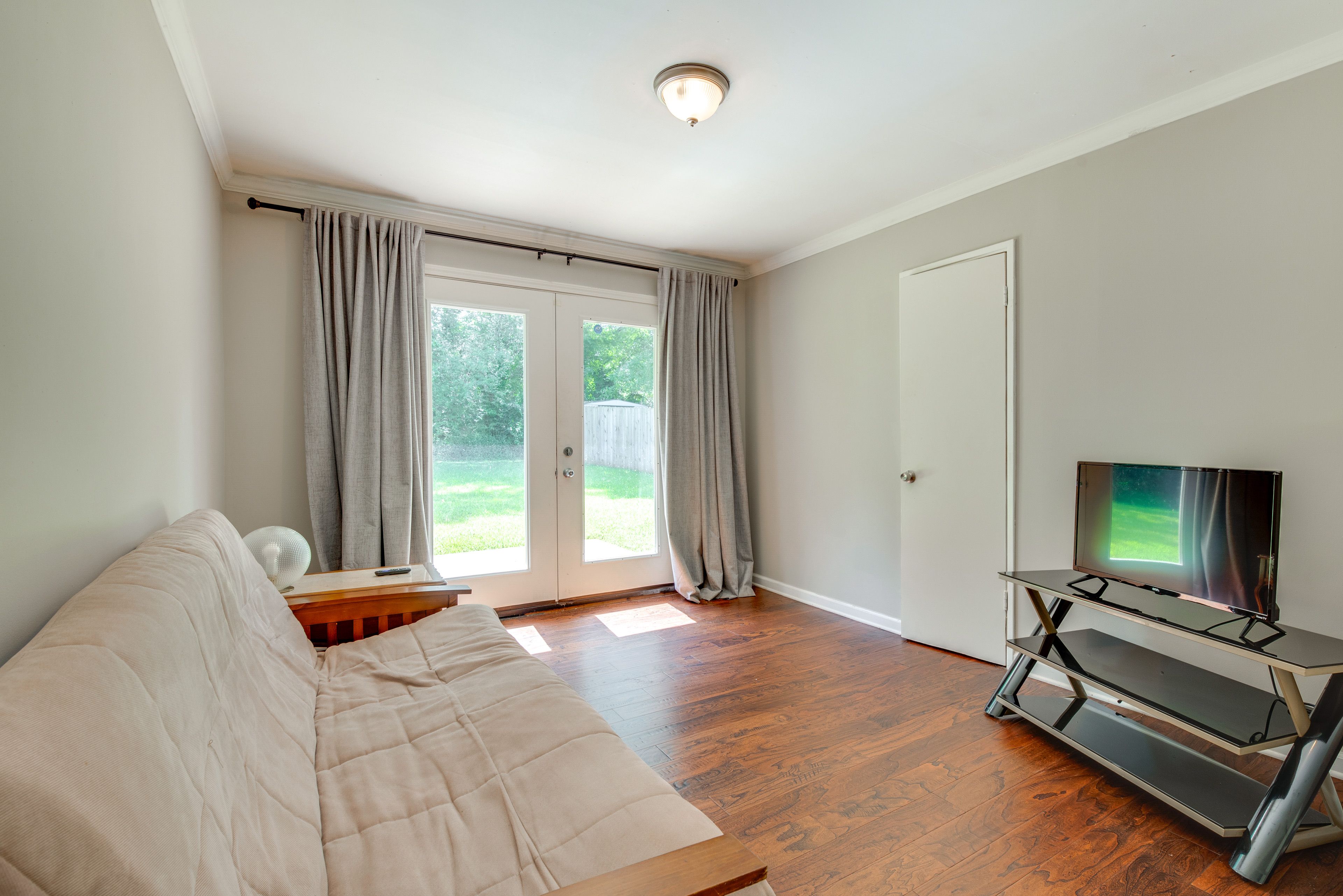 Den | Smart TV | Free WiFi | Central Air Conditioning/Heat