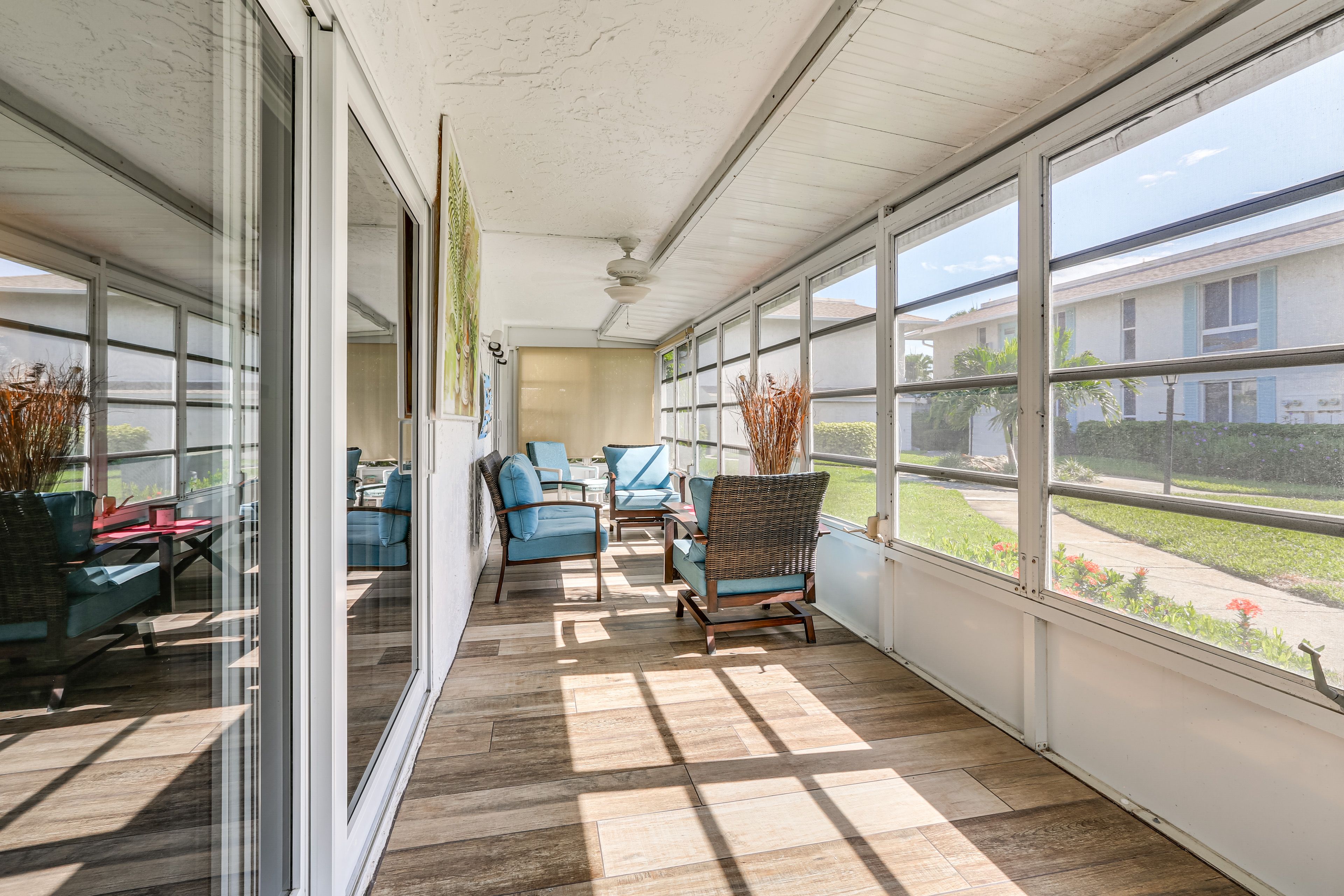 Lanai | Lounge Seating