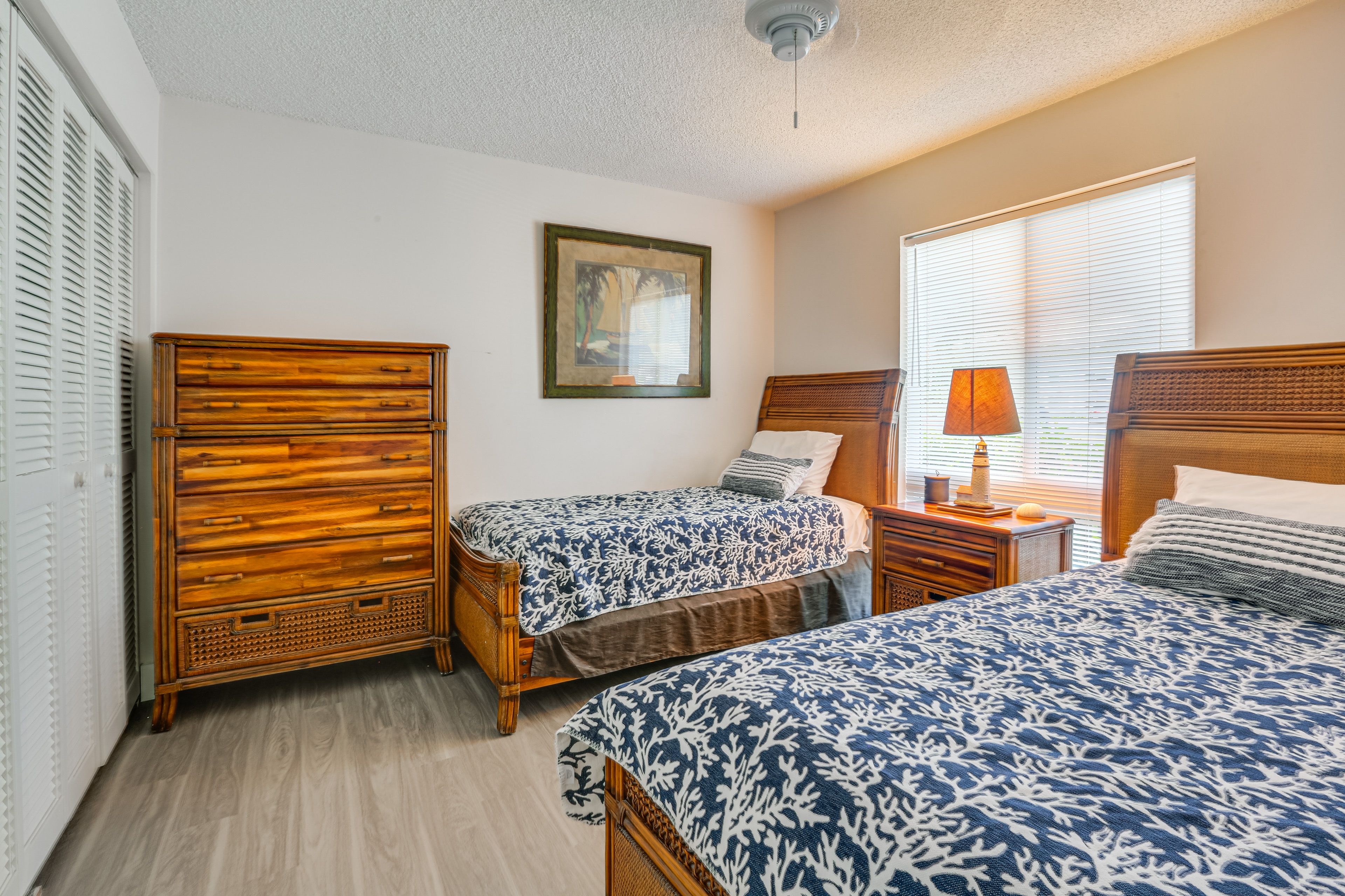 Bedroom 2 | 2 Twin Beds