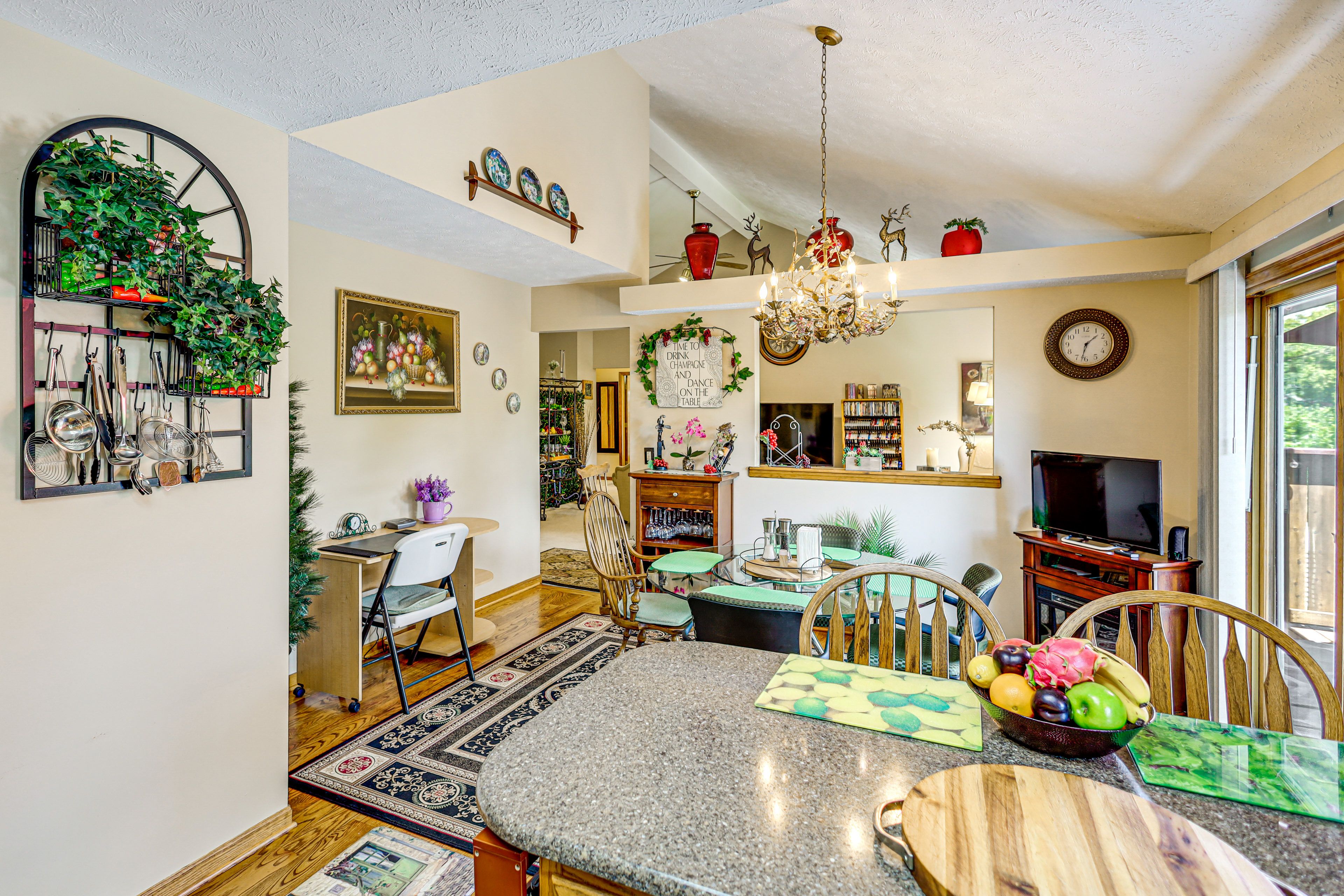 Dining Area | Desk Workspace