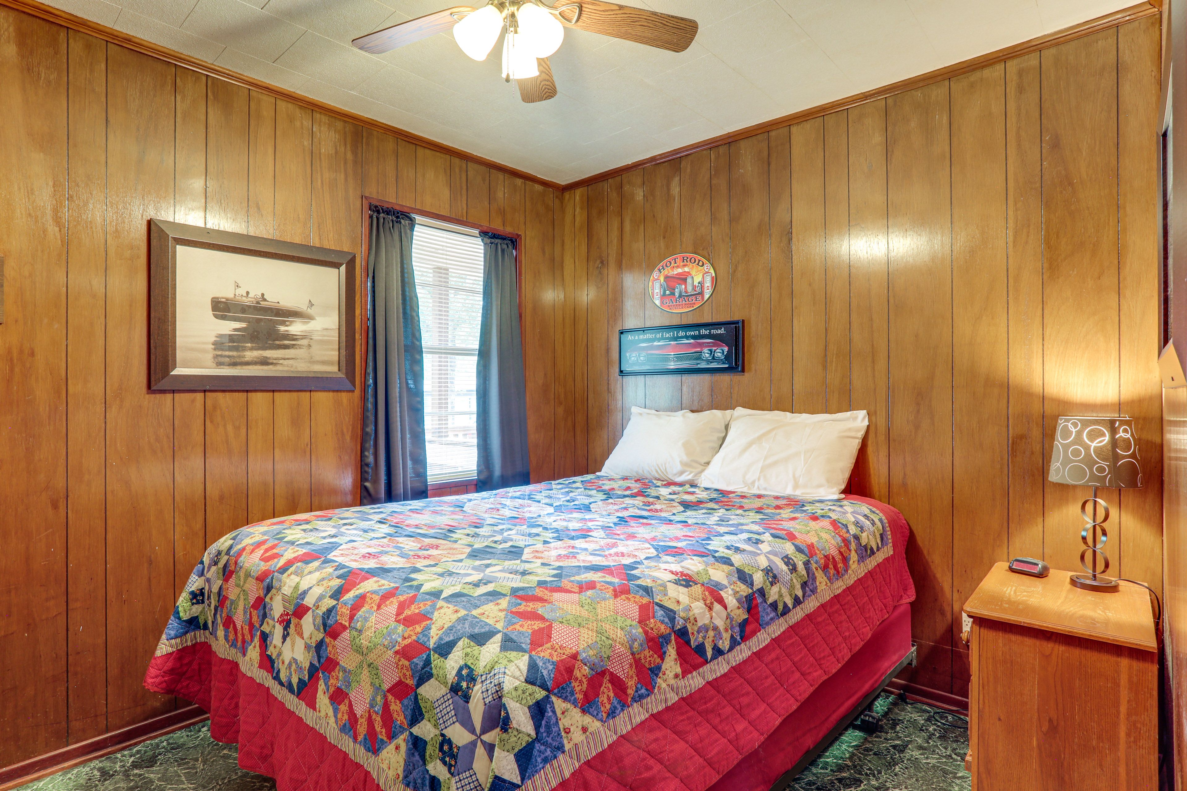 Bedroom 2 | Queen Bed