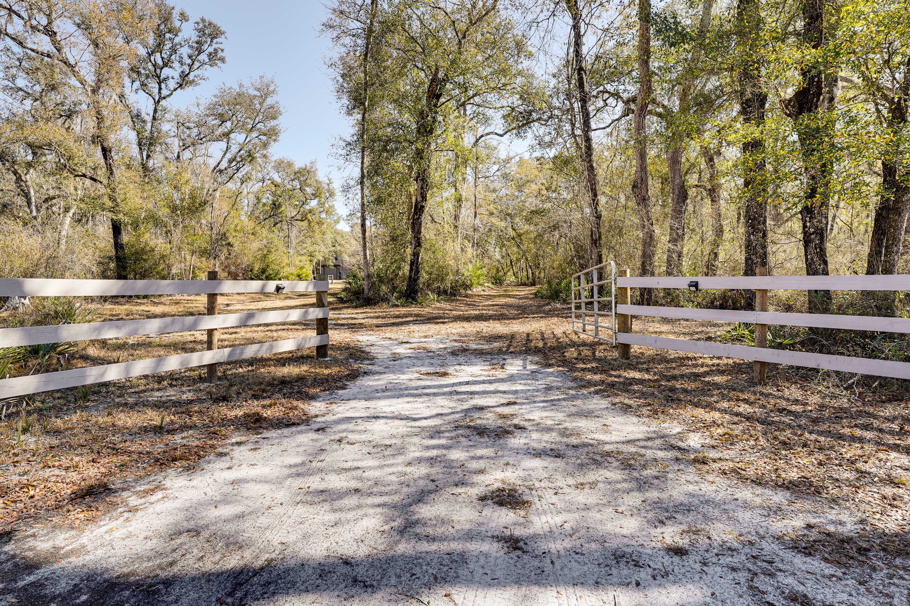 Parking | Driveway (3 Vehicles) | Trailer/Boat Parking Allowed