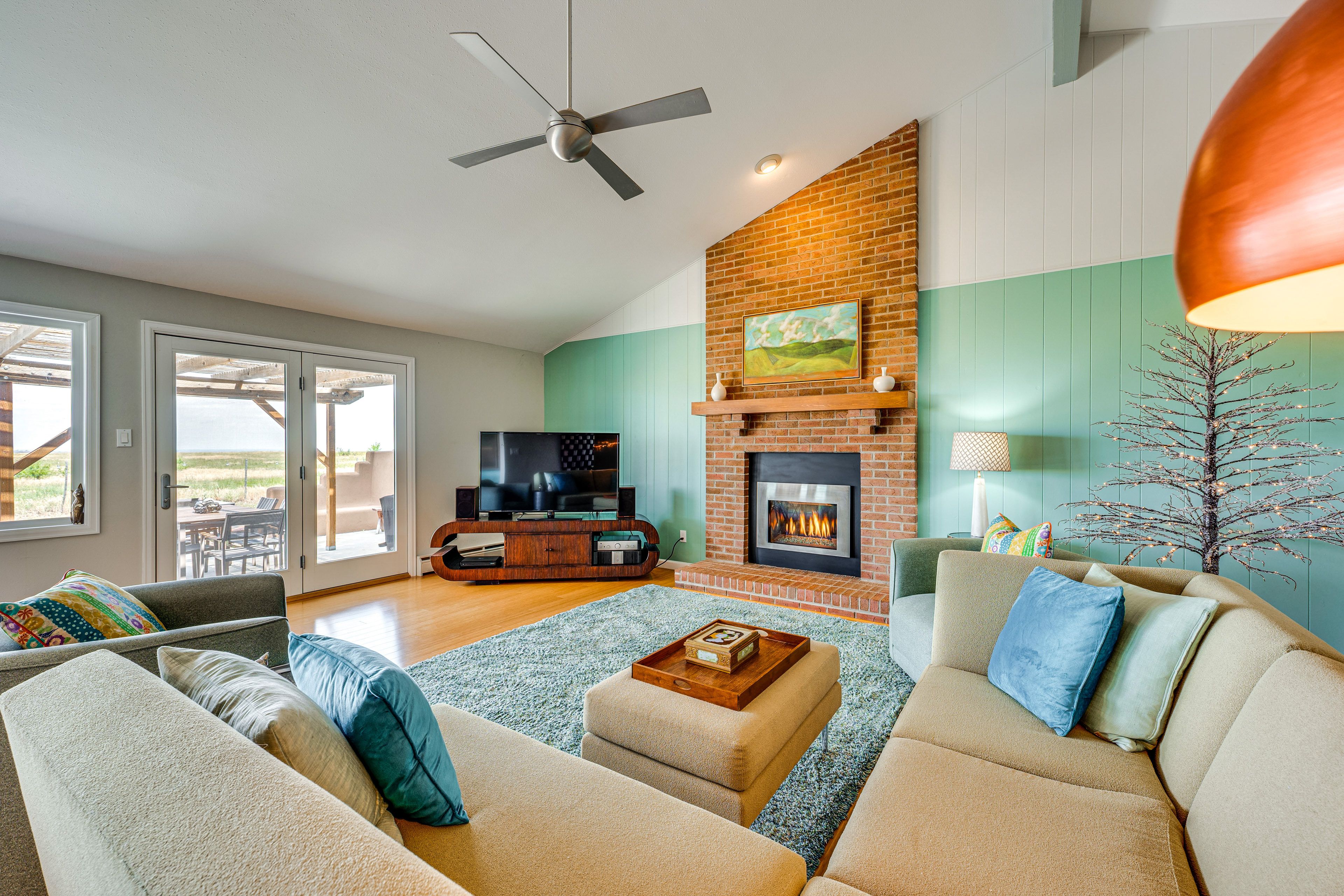 Living Room | Smart TV | Fireplace | 1st Floor