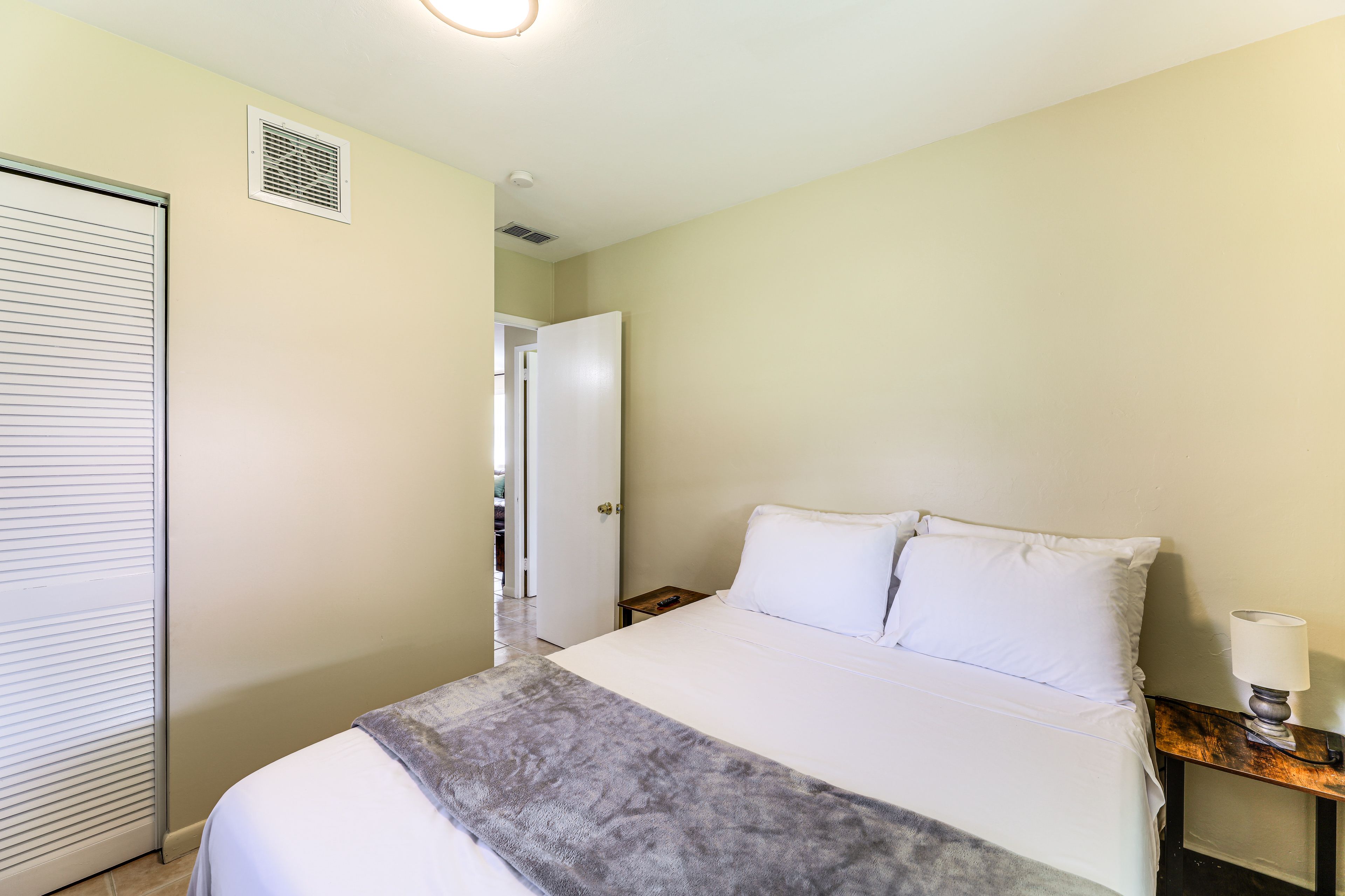 Bedroom 2 | Queen Bed | Smart TV