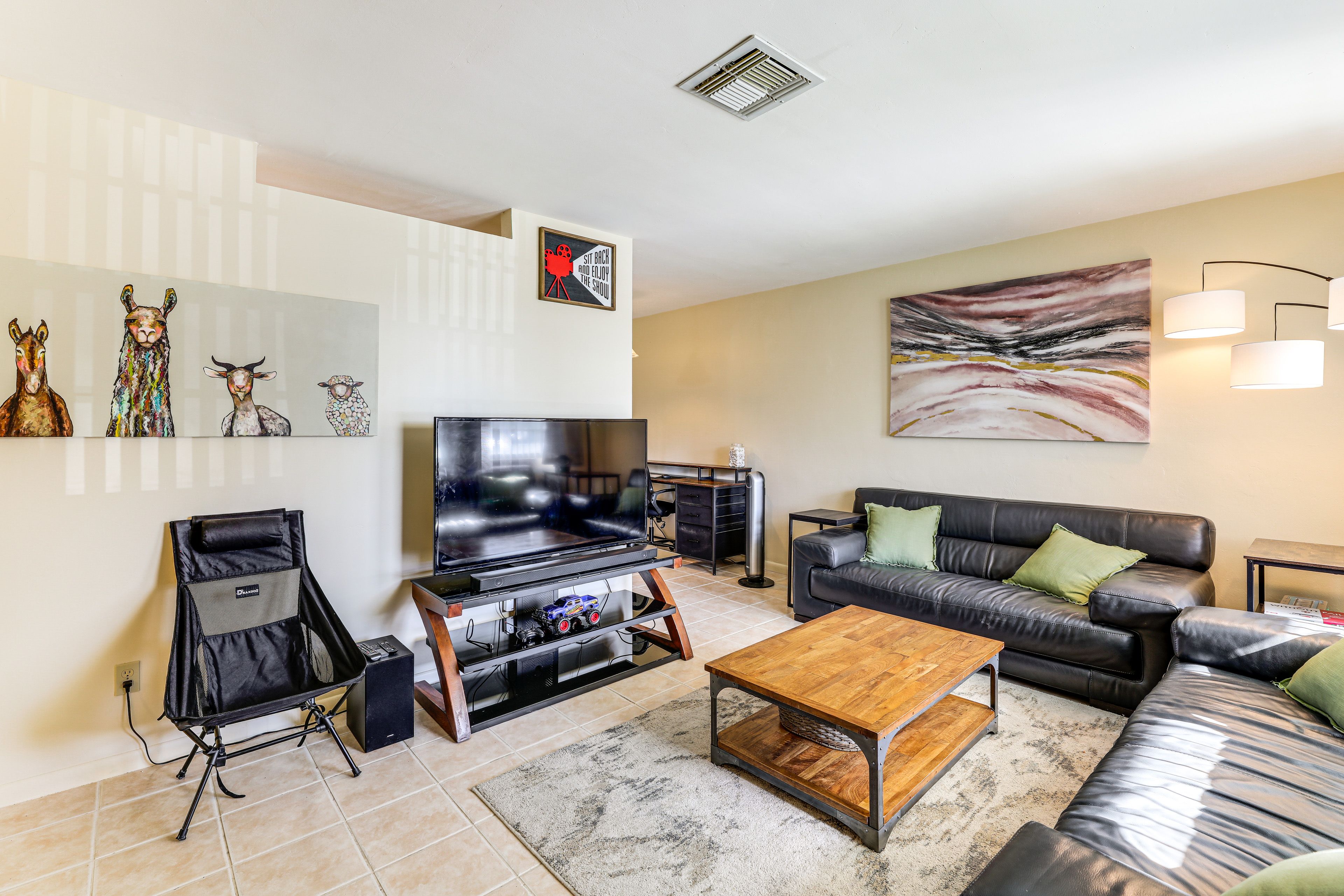 Riviera Beach Vacation Rental | 3BR | 2BA | 1,225 Sq Ft | 2 Steps Required