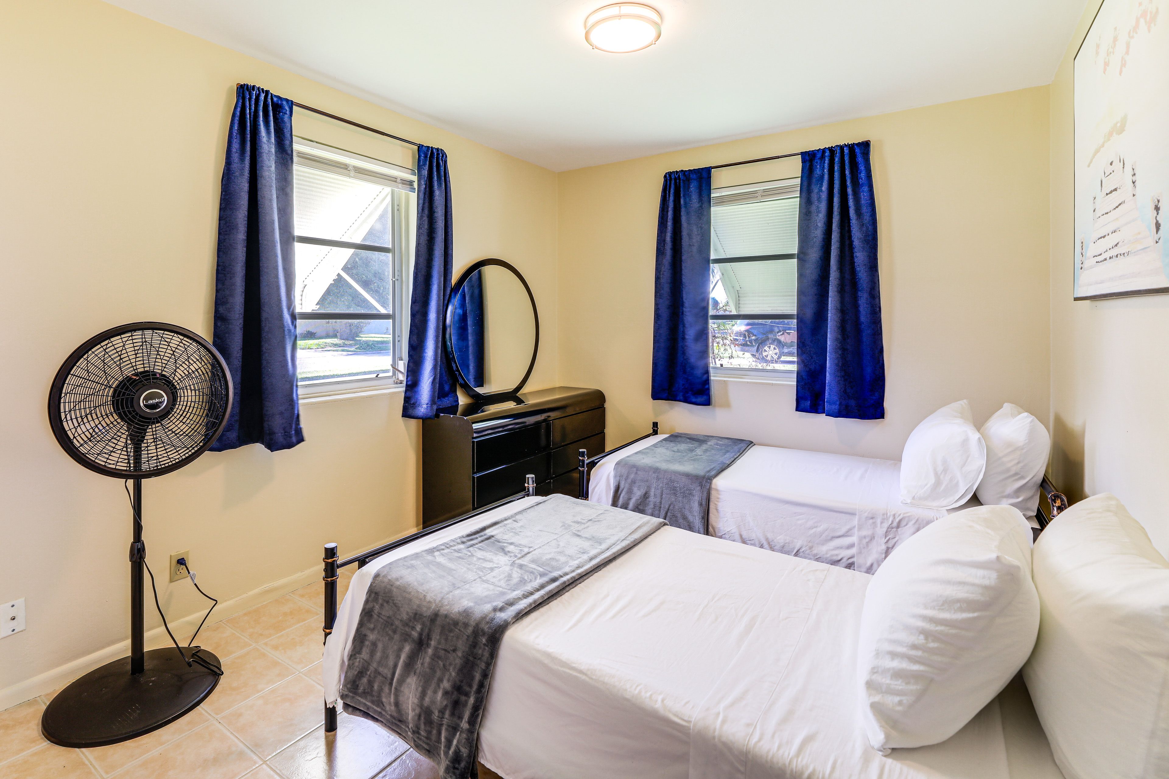 Bedroom 3 | 2 Twin Beds