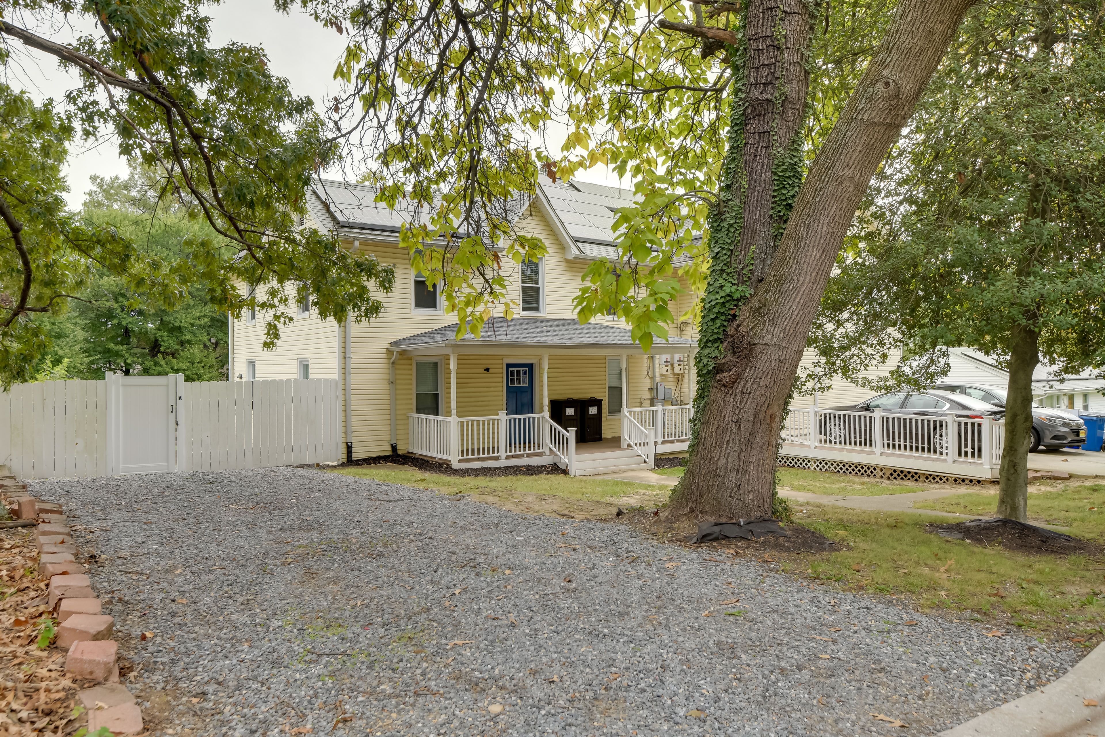 Parking | Shared Driveway (2 Vehicles)