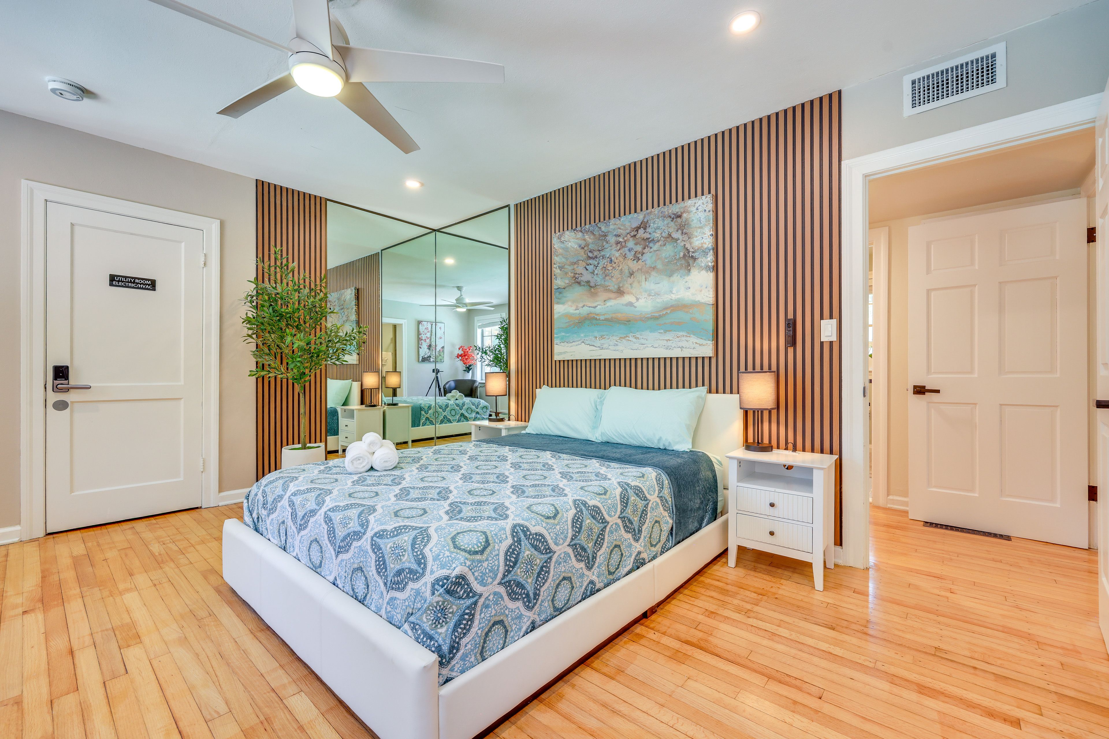 Bedroom 1 | Queen Bed | Smart TV | Linens Provided